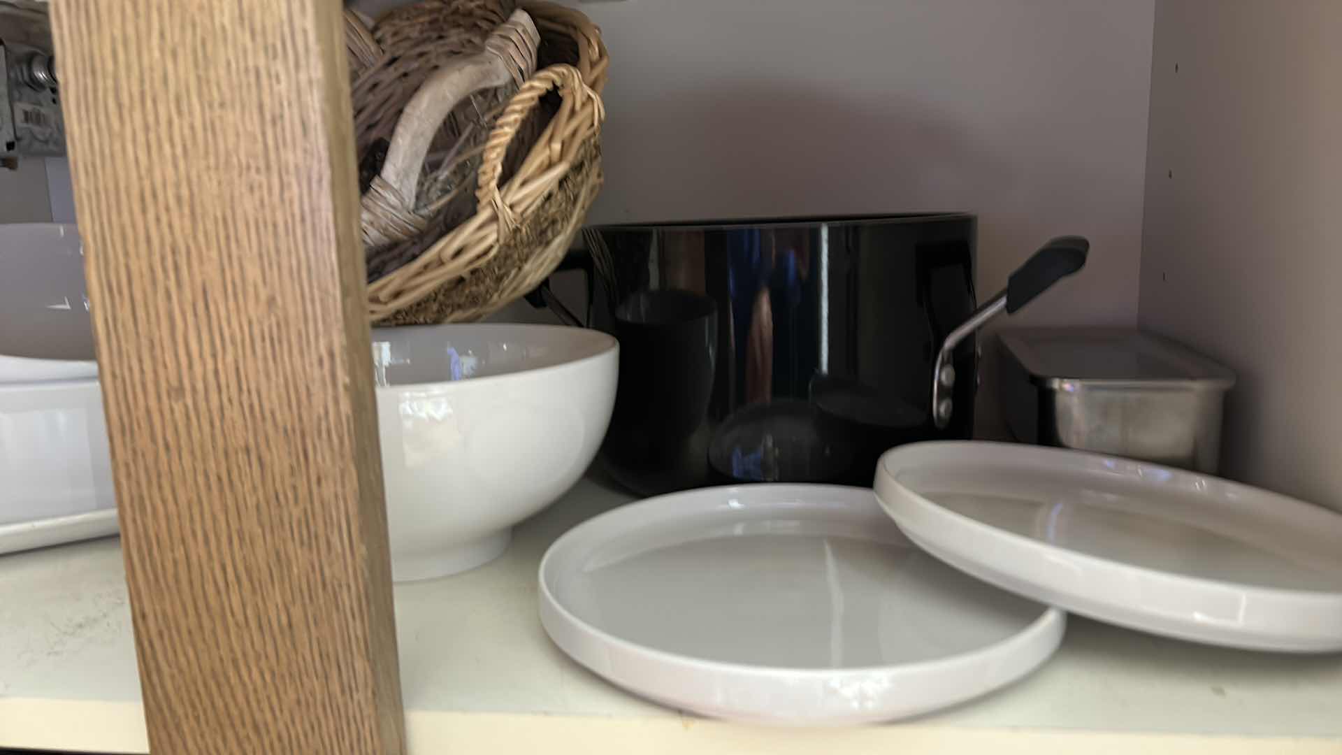 Photo 4 of CONTENTS OF KITCHEN CABINET