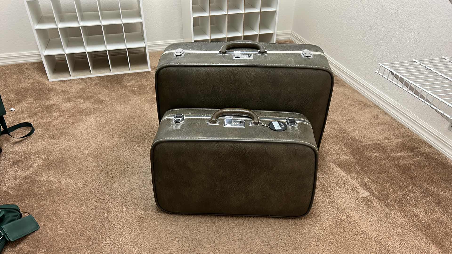 Photo 2 of 2 PC VINTAGE VENTURA COMBO LOCK LUGGAGE SET