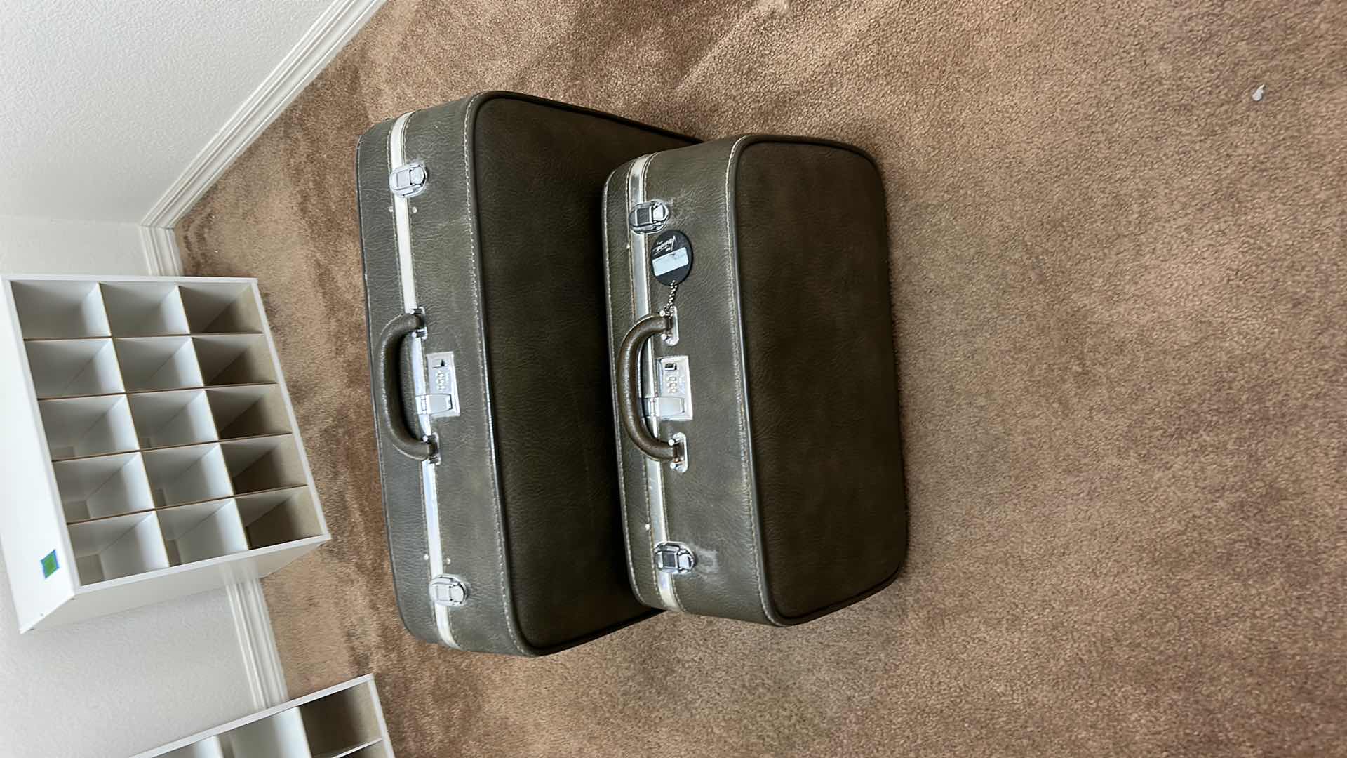 Photo 6 of 2 PC VINTAGE VENTURA COMBO LOCK LUGGAGE SET