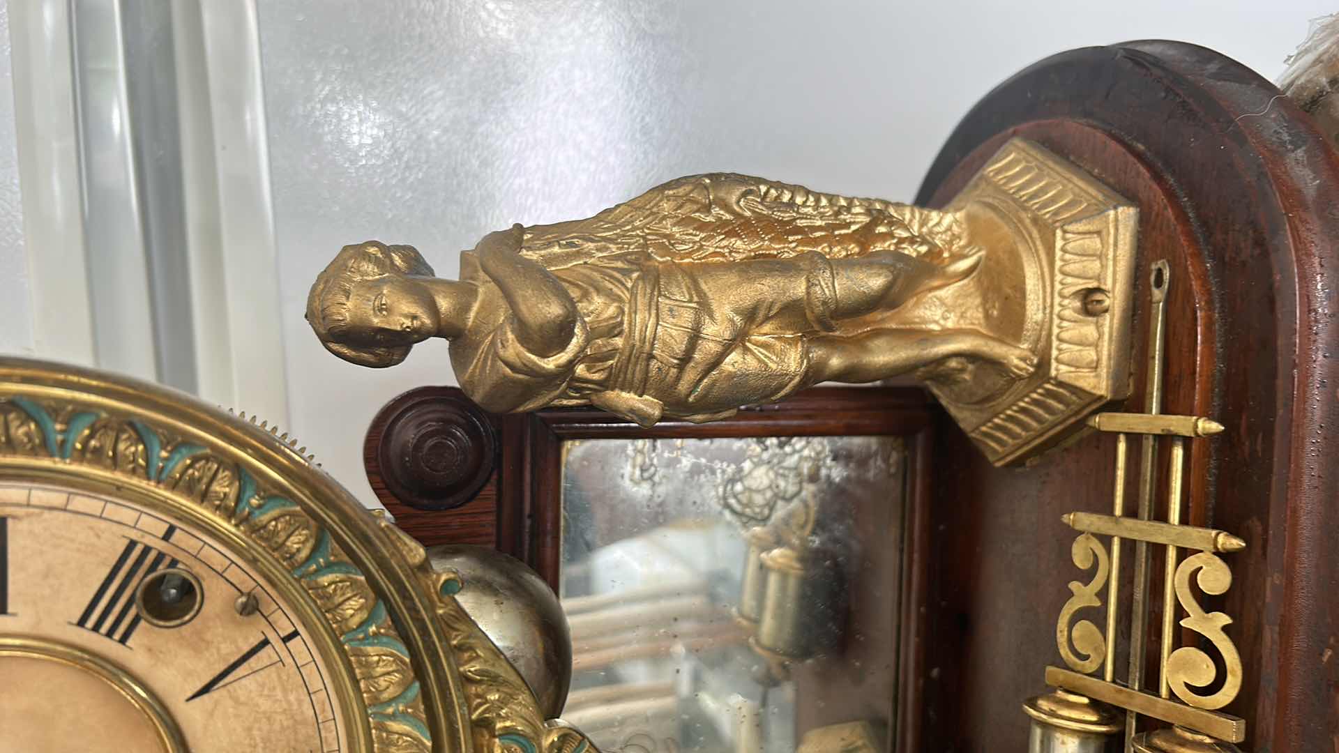 Photo 2 of OLD VINTAGE CLOCK, NEEDS RESTORATION H17”