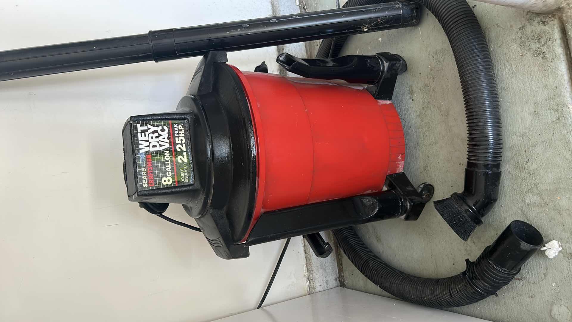 Photo 1 of SEARS CRAFTSMAN 8 GALLON WET DRY SHOP VAC (TESTED)