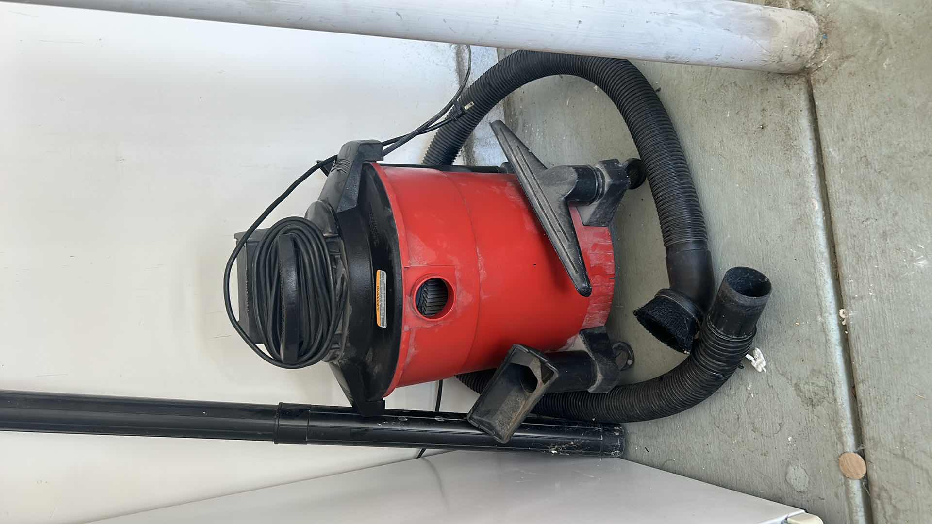 Photo 1 of SEARS CRAFTSMAN 8 GALLON WET DRY SHOP VAC (TESTED)