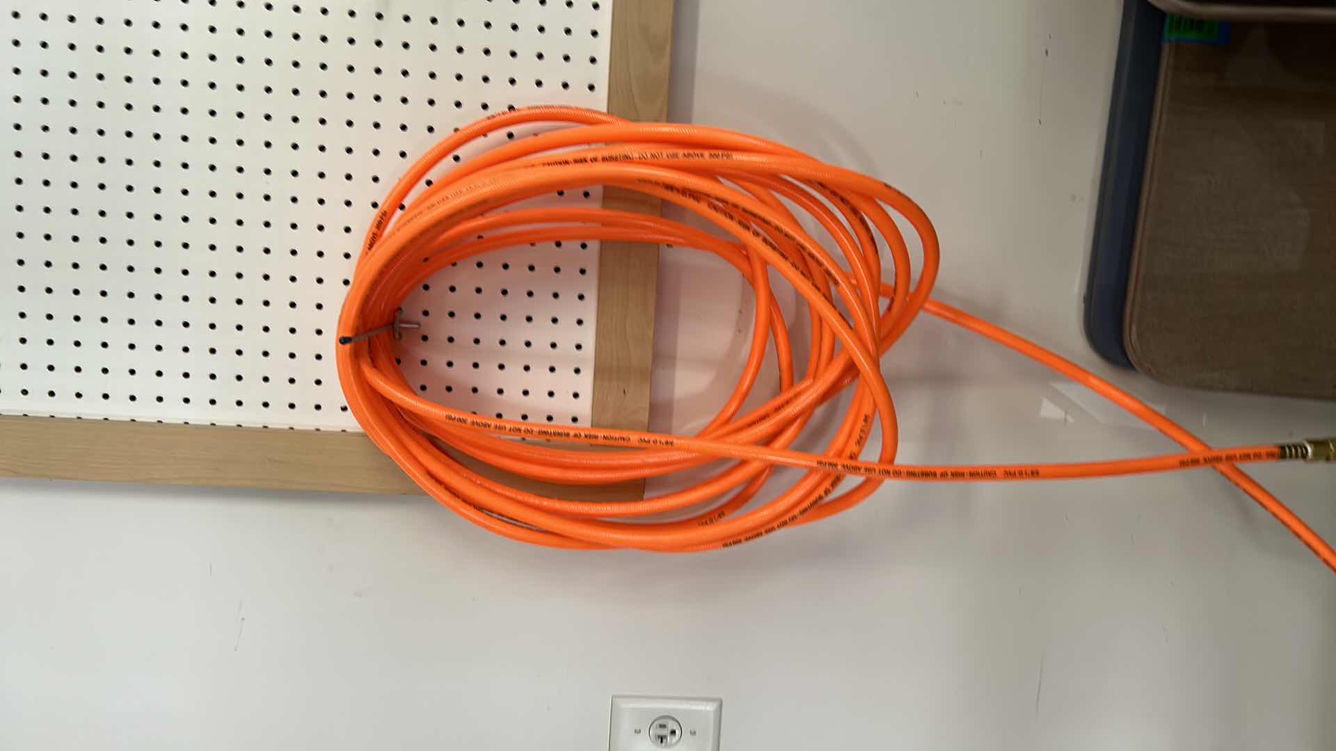 Photo 1 of CENTRAL PNEUMATIC AIR COMPRESSOR (TESTED) w NOZZLES.