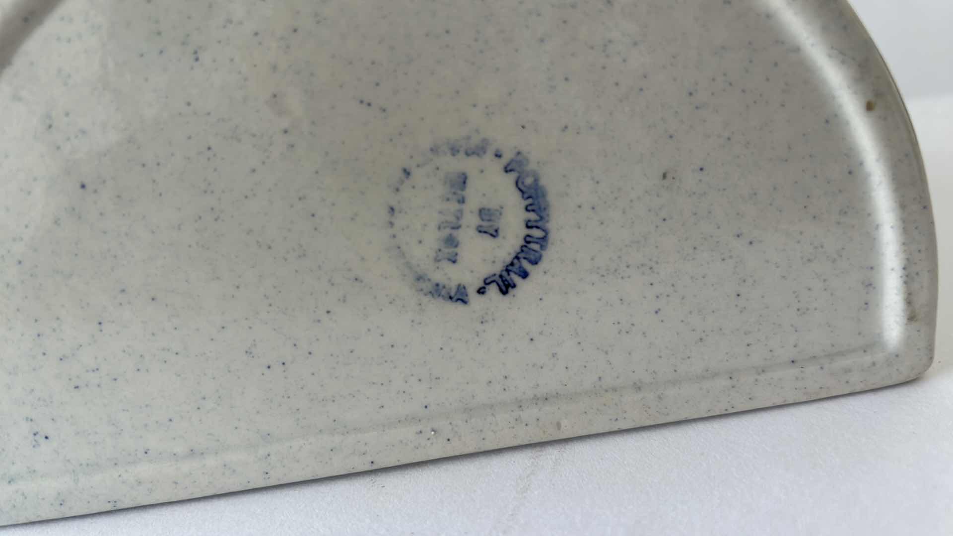 Photo 1 of RARE GLIDDEN POTTERY 1940-1957 STONEWARE BOWL WITH LID AND POPPYTRAIL BY METLOX