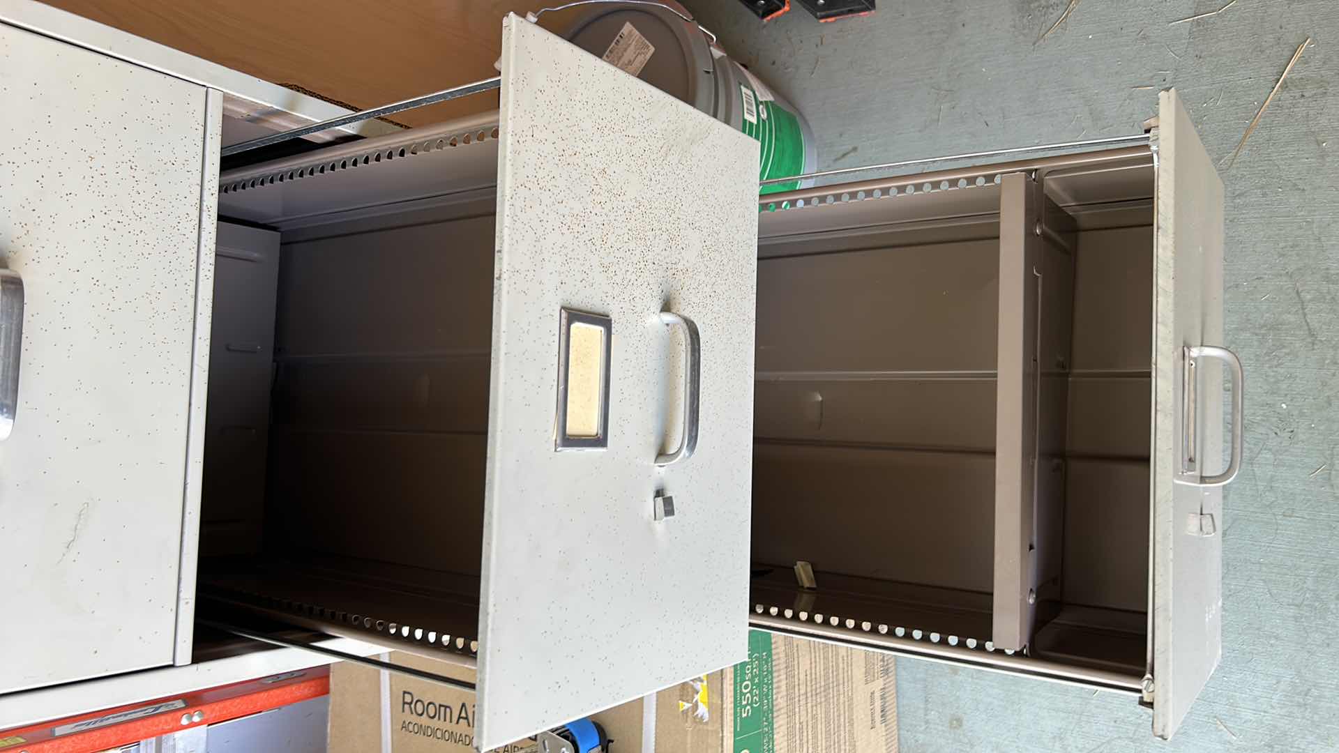 Photo 4 of 4FT METAL FILE CABINET