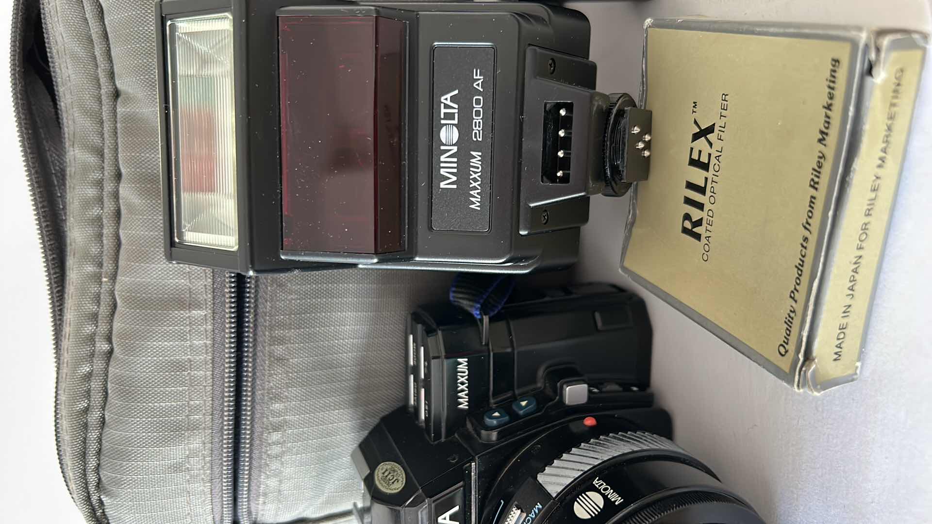 Photo 3 of MINOLTA 7000 MAXXUM WITH BAG AND ACCESSORIES