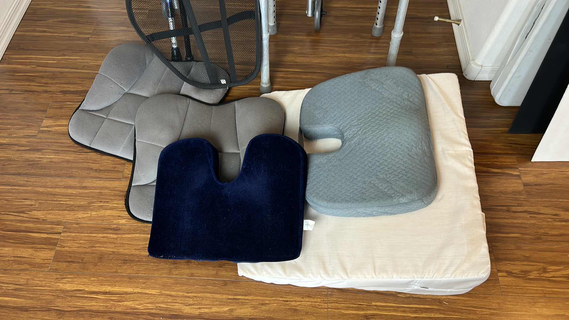 Photo 1 of MEDICAL EQUIPMENT