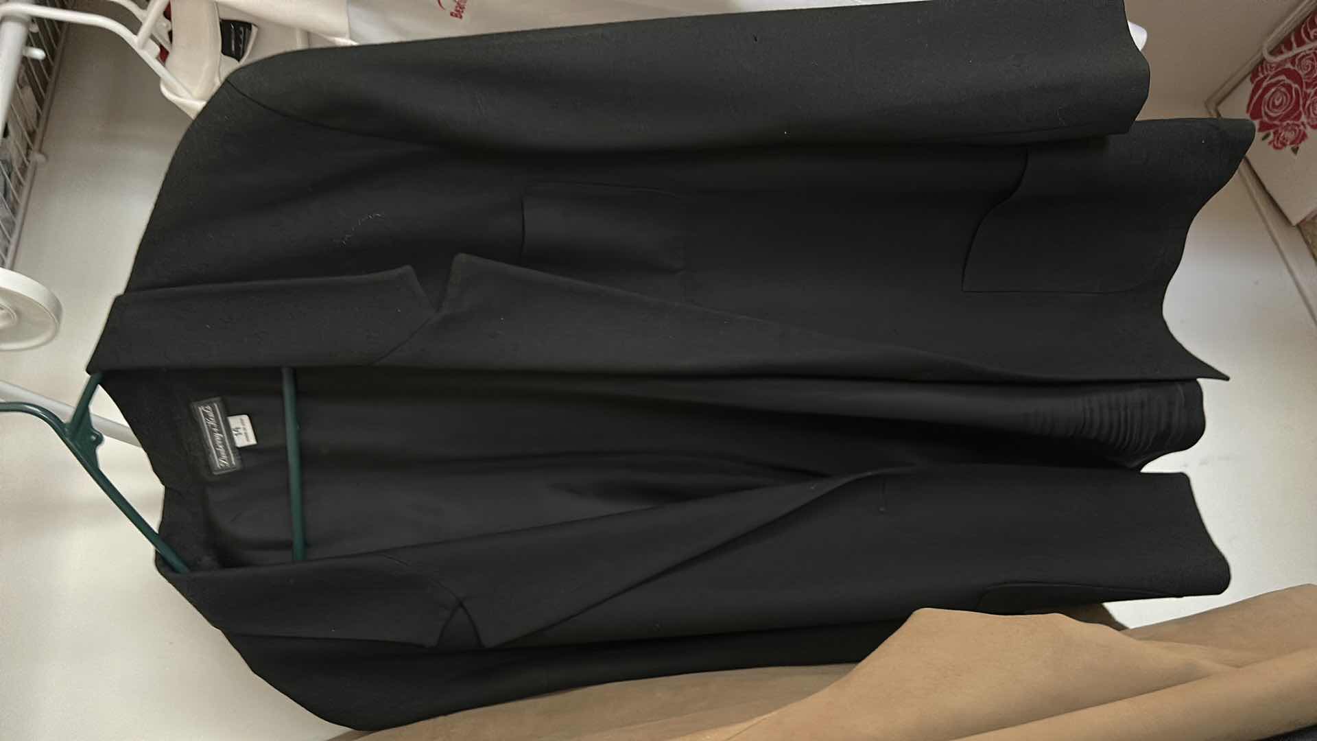 Photo 1 of MENSWEAR- SUITS, JACKETS, COATS AND MORE (MOSTLY SIZE L)