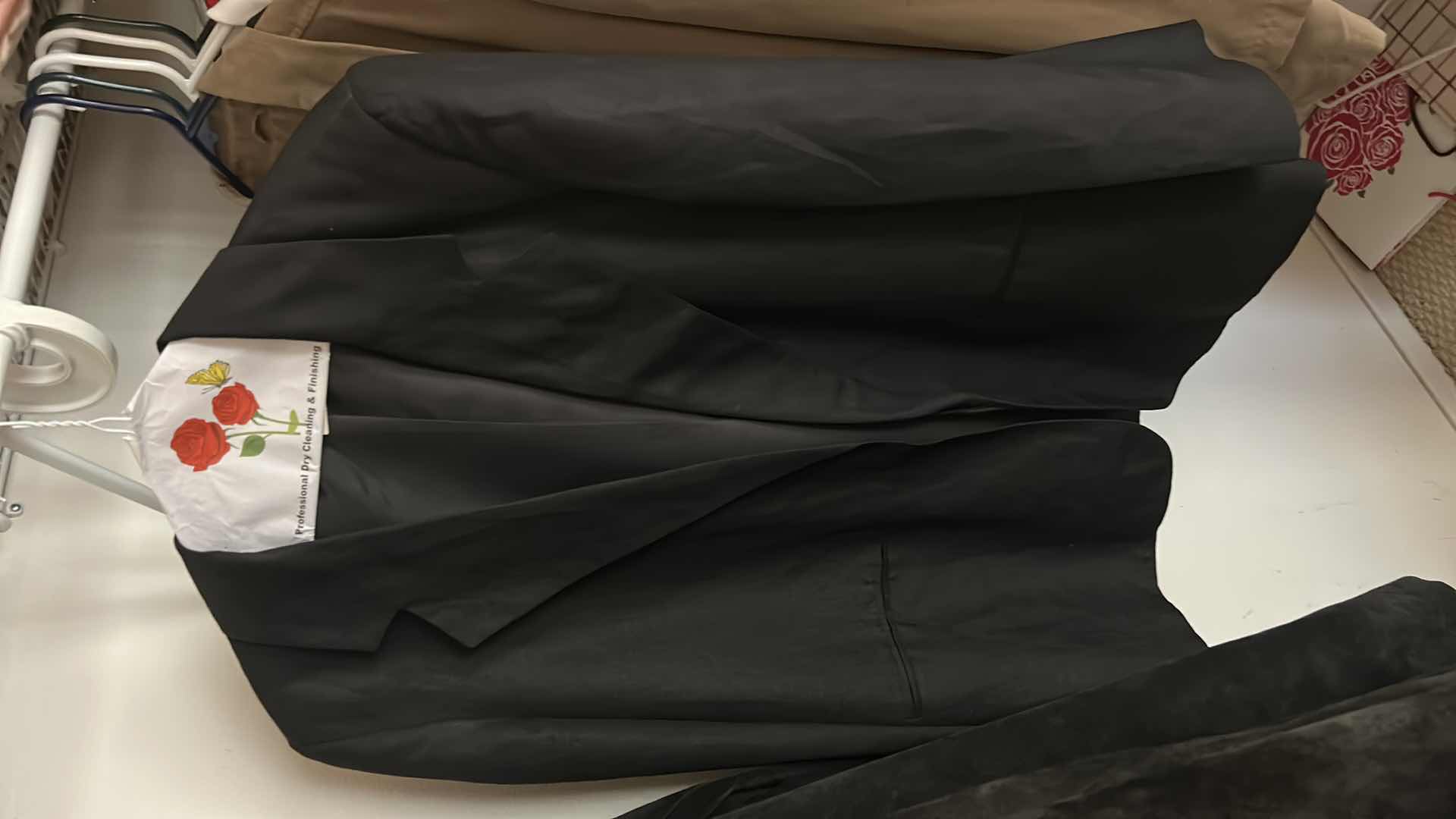 Photo 1 of MENSWEAR- SUITS, JACKETS, COATS AND MORE (MOSTLY SIZE L)