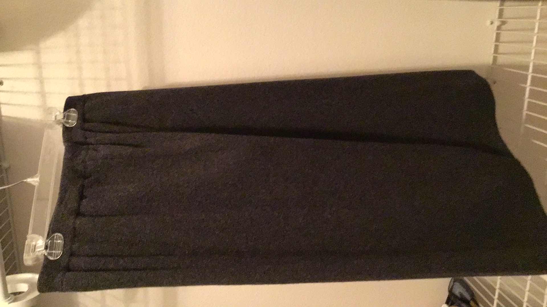 Photo 8 of HARRODS LONDON SIZE 42 (WOMENS MEDIUM) LAMBS WOOL SWEATER  W MATCHING SKIRT 