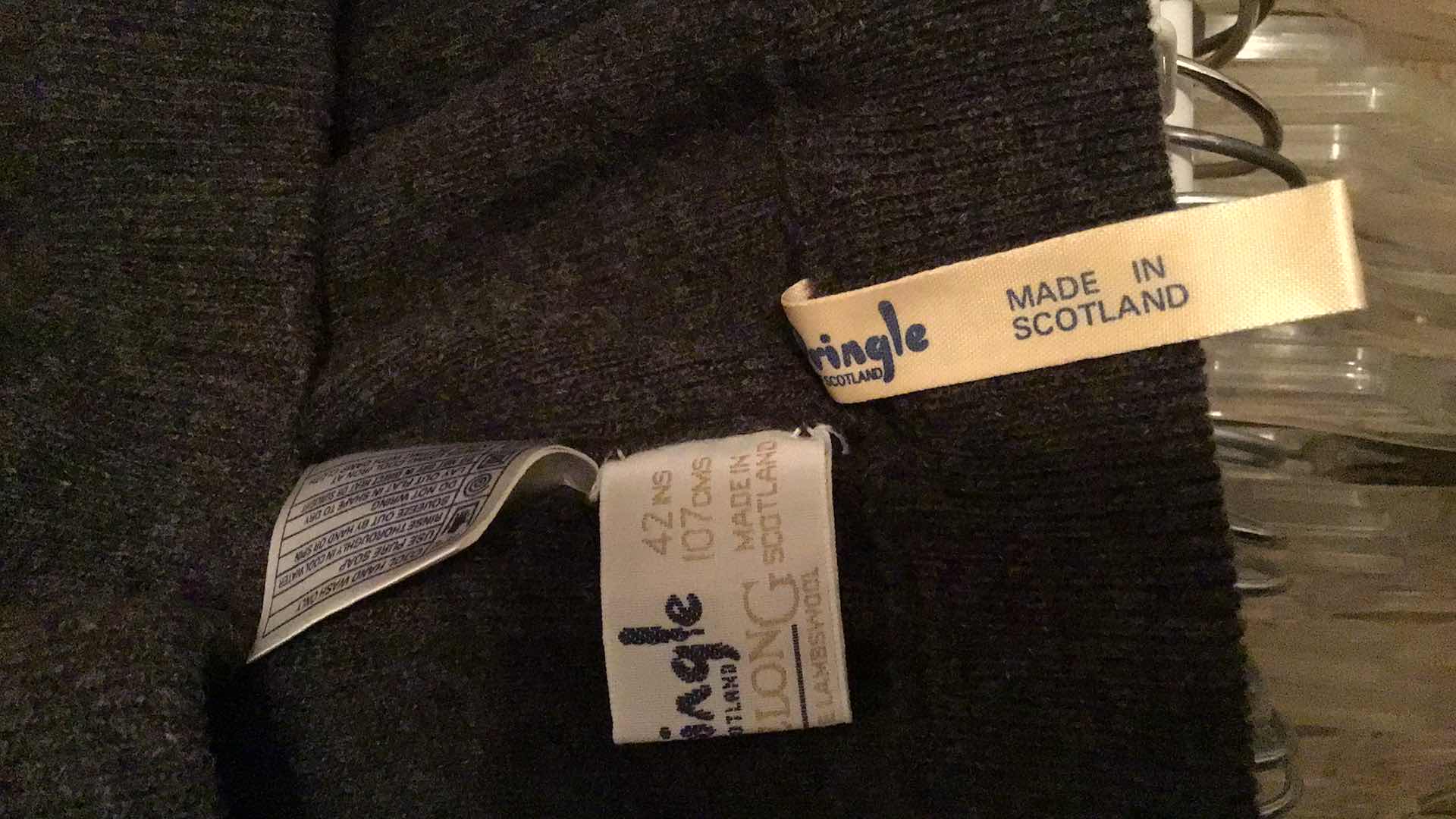 Photo 4 of HARRODS LONDON SIZE 42 (WOMENS MEDIUM) LAMBS WOOL SWEATER  W MATCHING SKIRT 