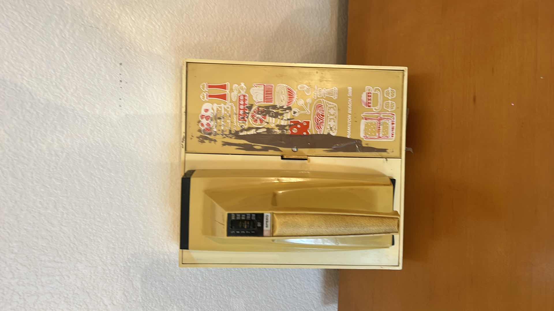 Photo 2 of NOSTALGIC RETRO VINTAGE HAMILTON BEACH BLENDER (TESTED)