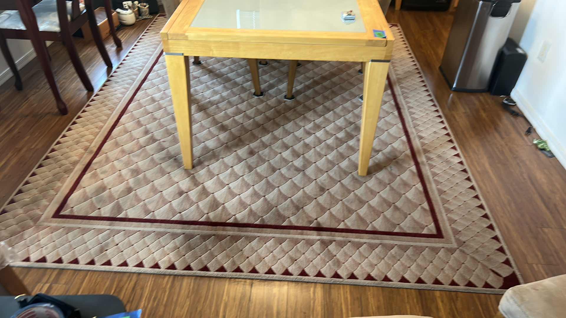 Photo 1 of BEIGE WITH BURGANDY ACCENT RUG W SHELL DESIGN 7 1/2’ x 9 1/2’