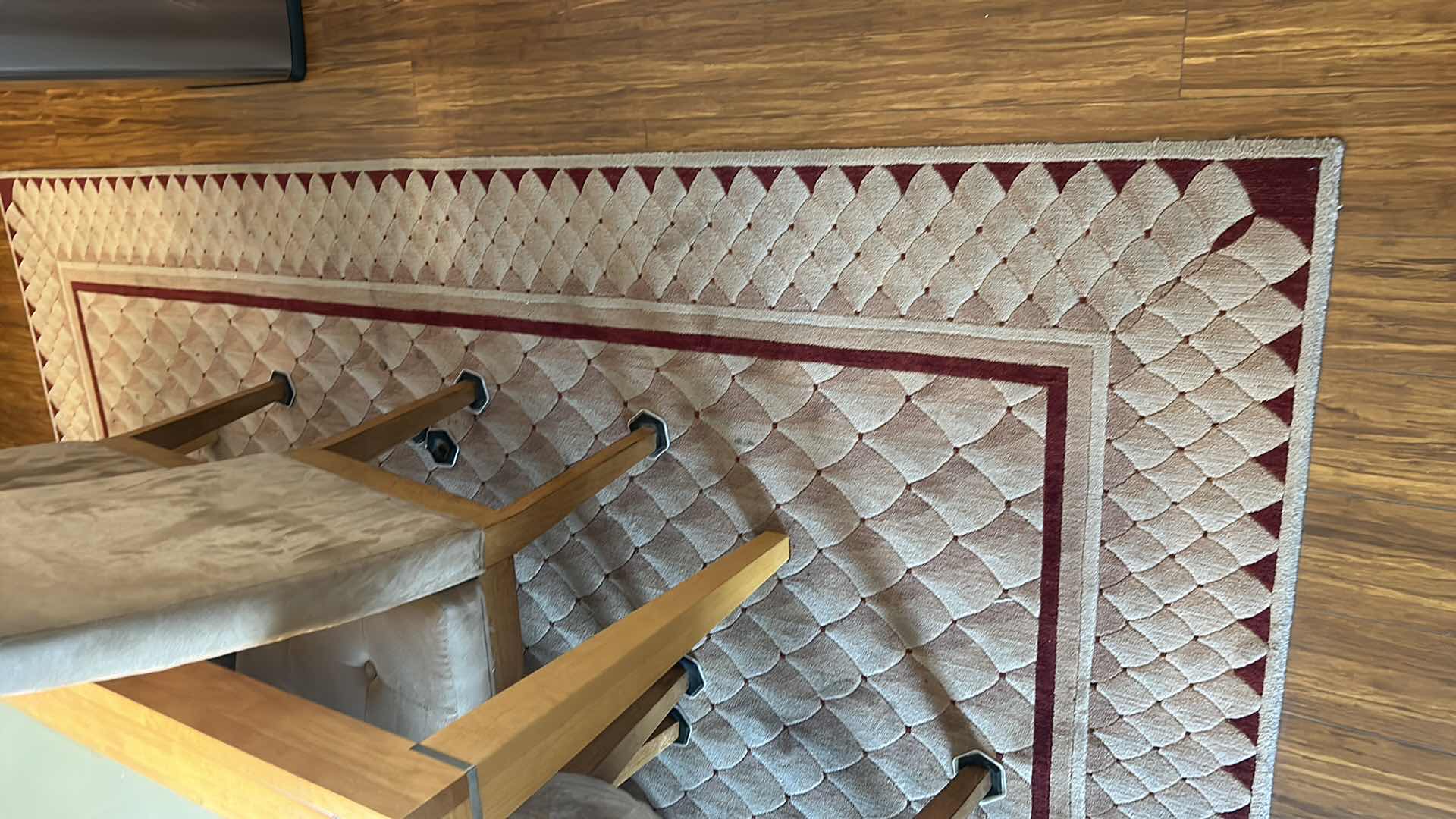 Photo 1 of BEIGE WITH BURGANDY ACCENT RUG W SHELL DESIGN 7 1/2’ x 9 1/2’