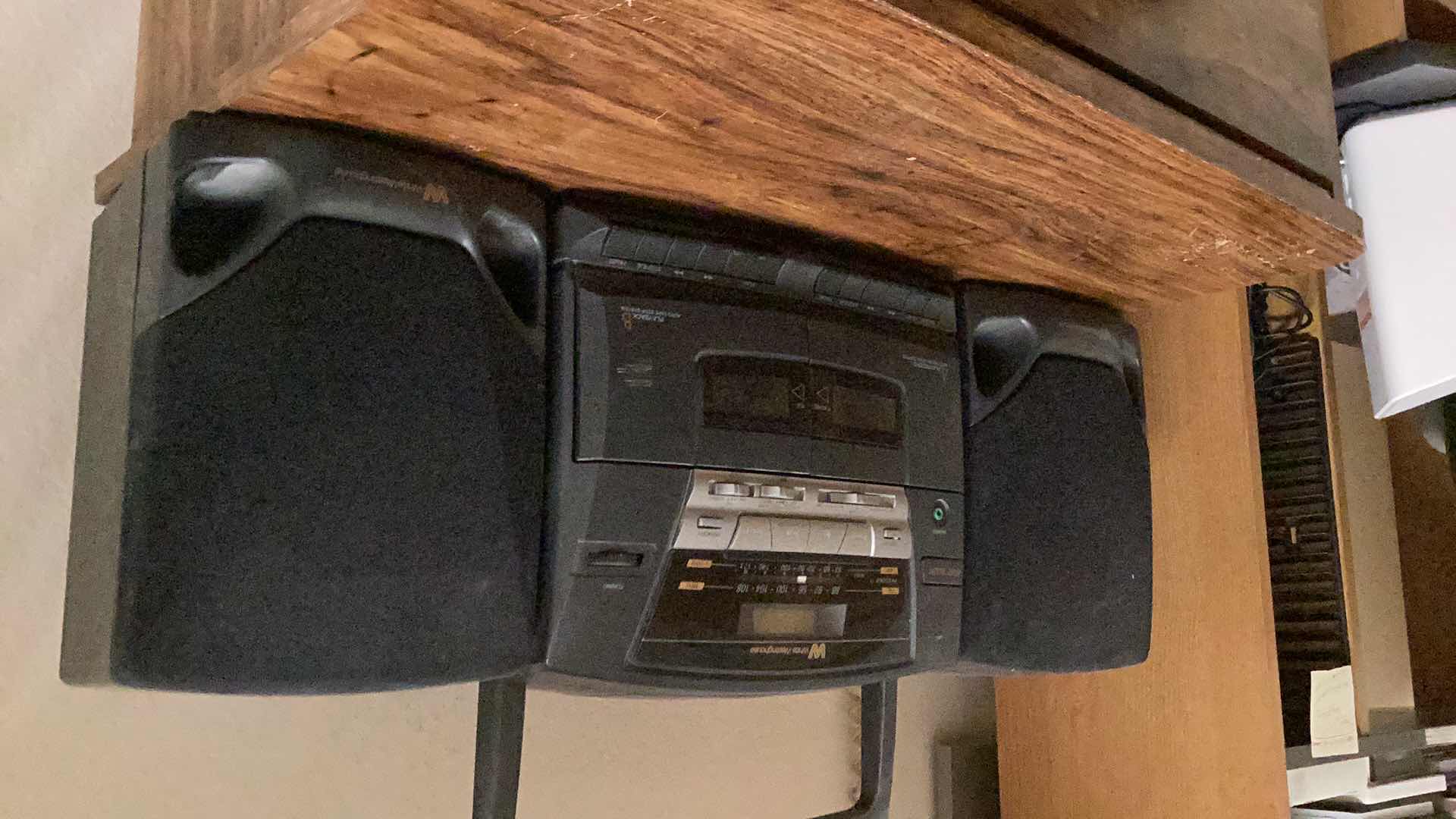 Photo 1 of WHITE WESTINGHOUSE CD/ CASSETTE PLAYER