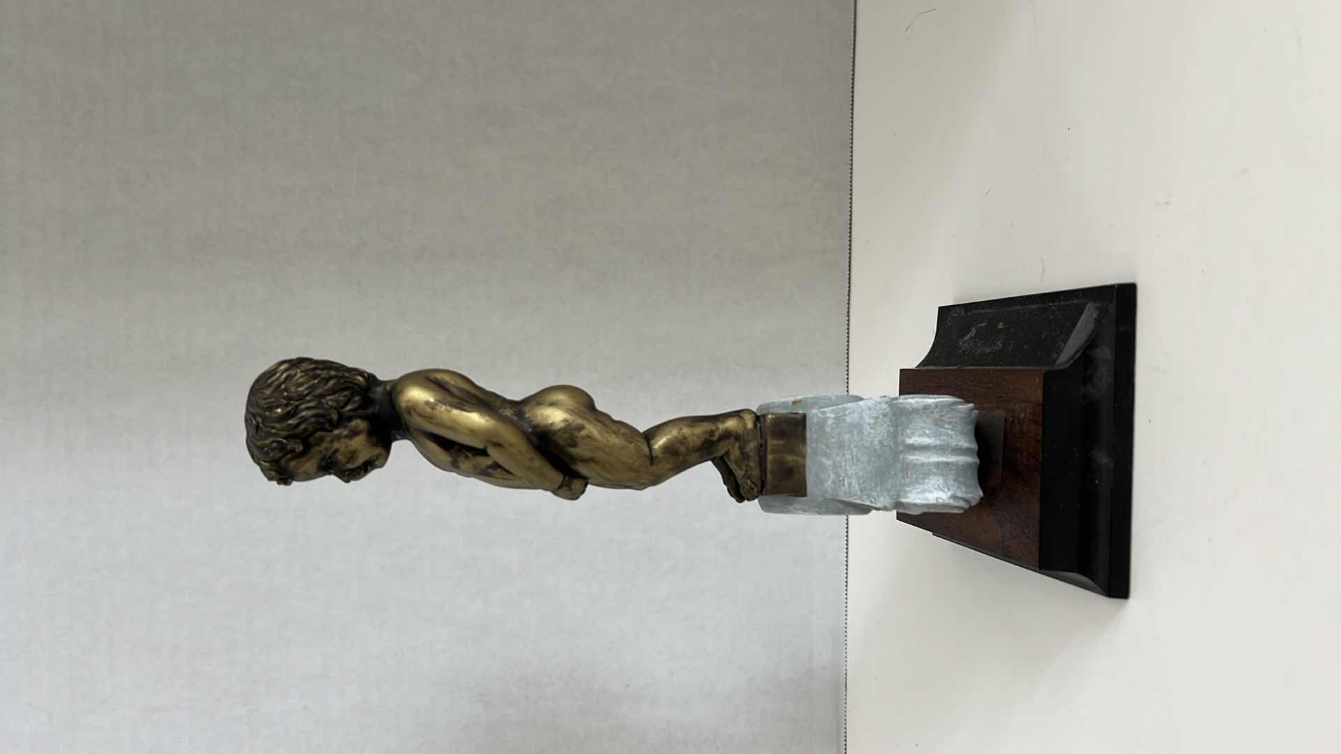 Photo 1 of BLANCHE DE BRUXELLES 1876 FIGURINE 5” X 10”