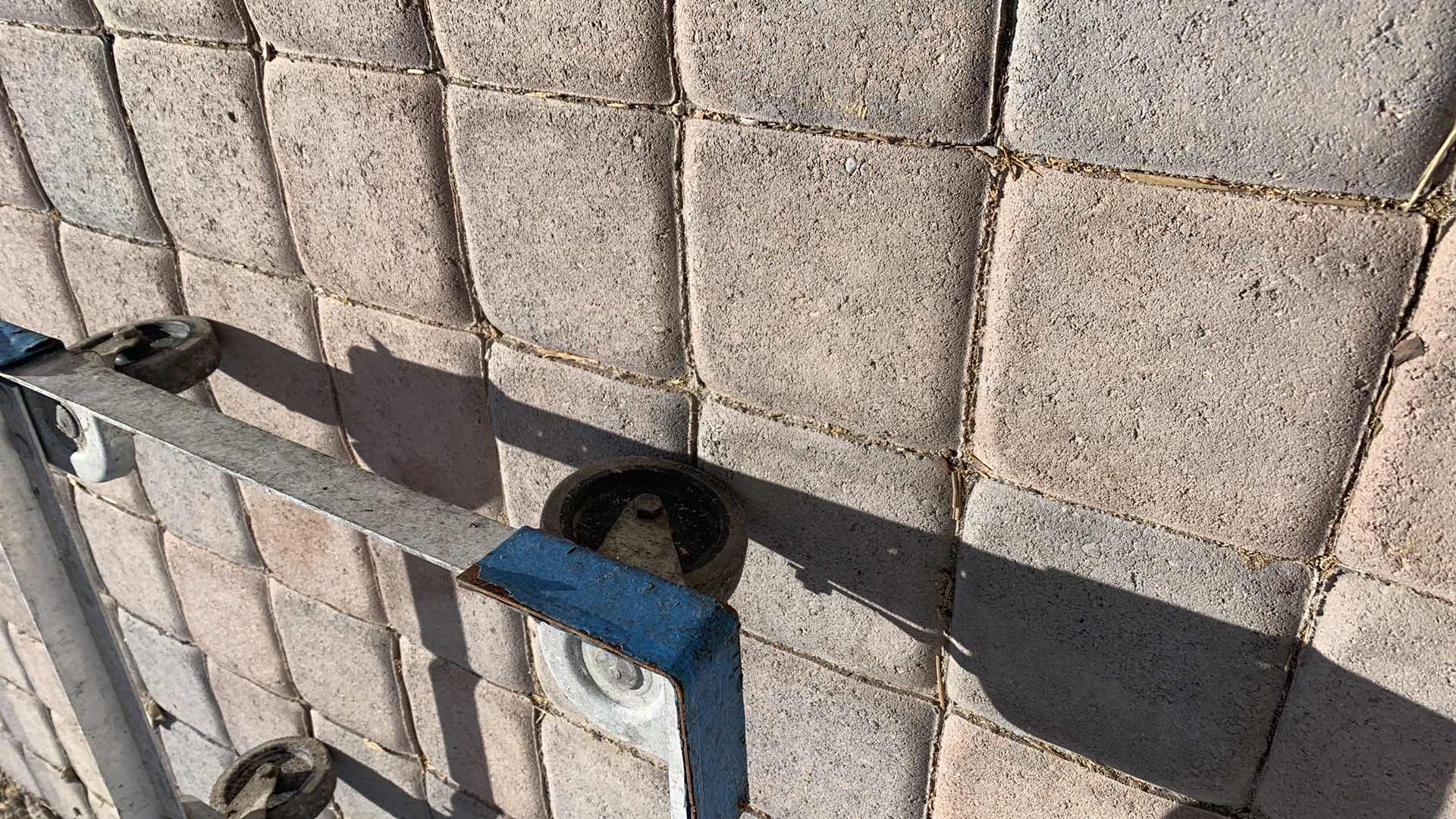 Photo 1 of MOVING DOLLY 21” X 21”