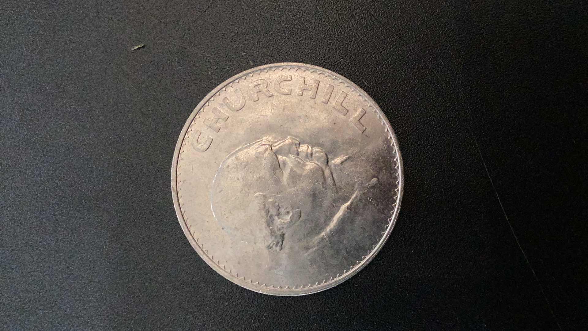 Photo 1 of COLLECTIBLE COIN GREAT BRITAIN 1965 WINSTON CHURCHILL