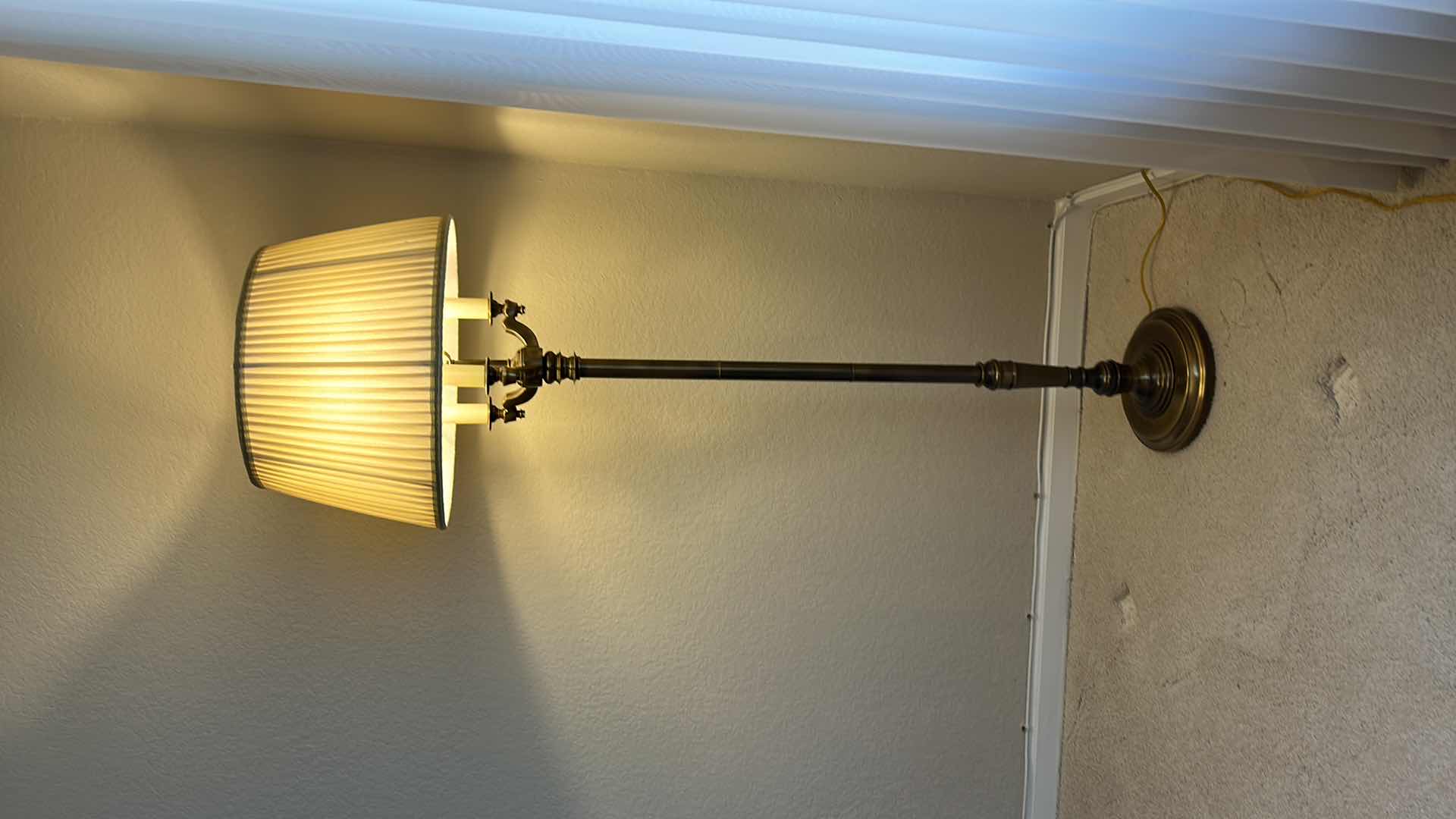 Photo 1 of BRASS STIFFEL FLOOR LAMP 5’