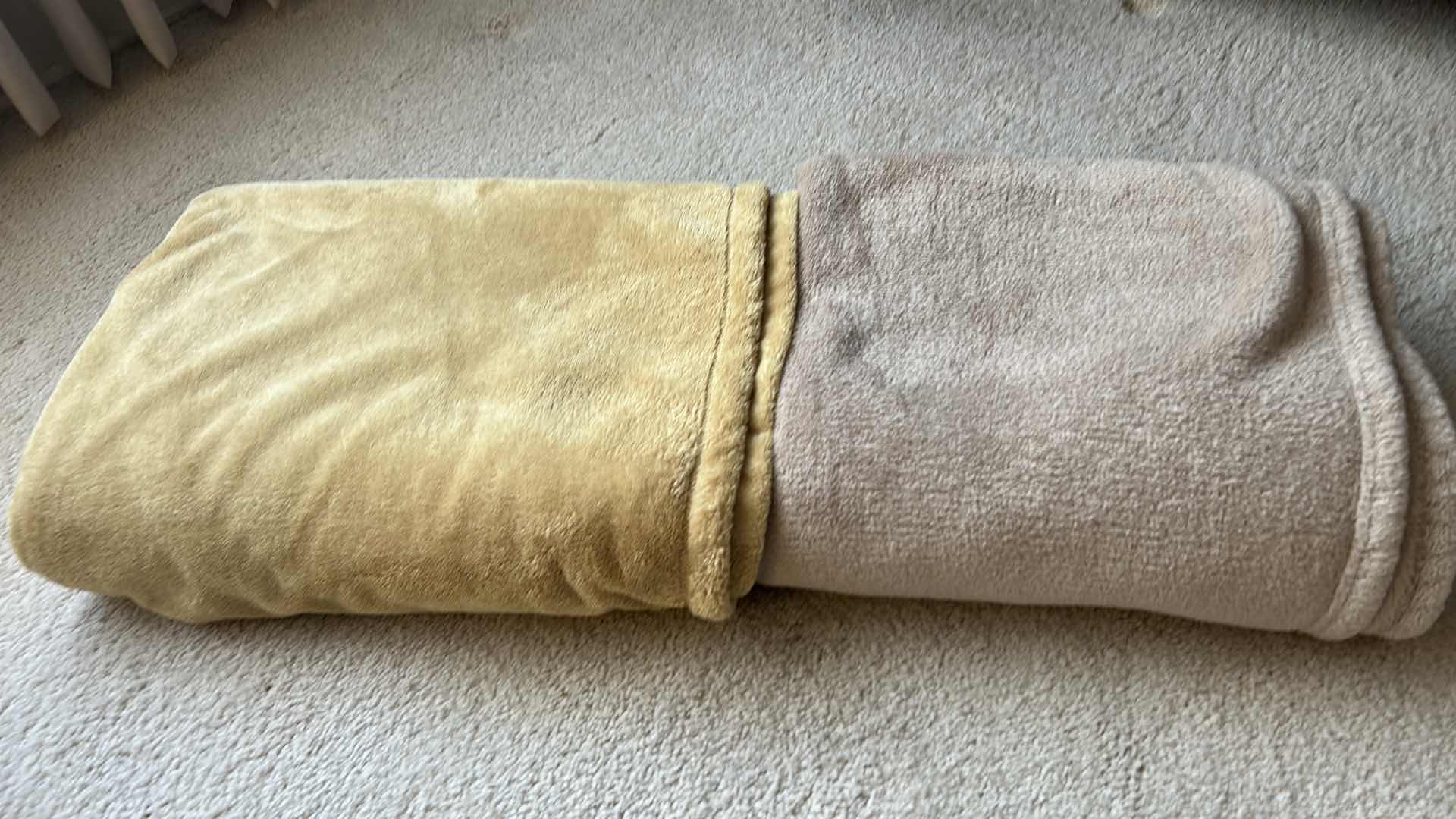 Photo 1 of 5 PIECE THROW BLANKET ASSORTMENT