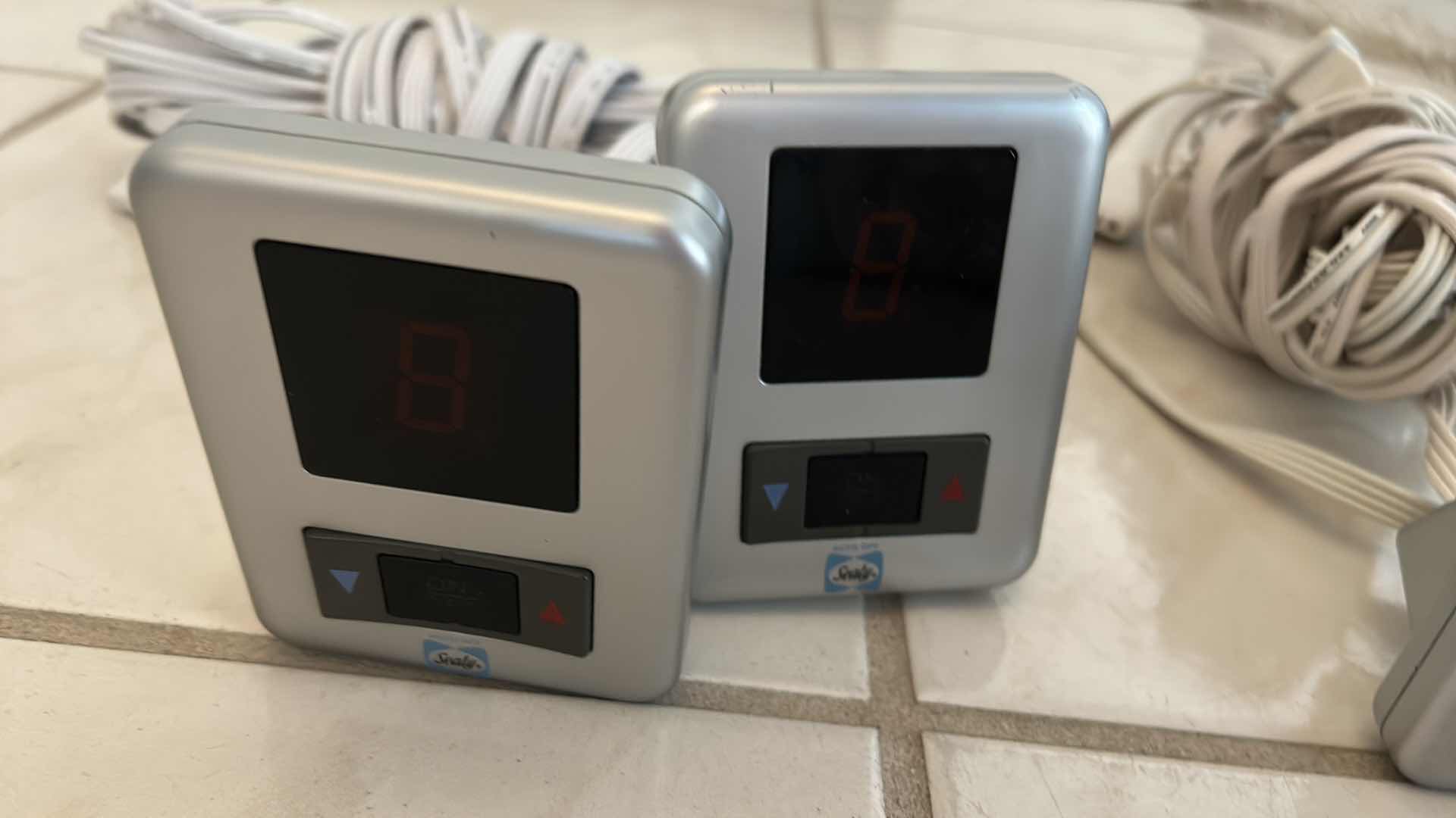 Photo 1 of 2 QUEEN HEATING BLANKETS