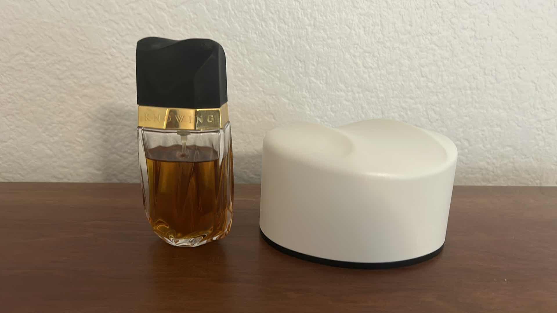 Photo 2 of ESTEE LAUDER KNOWING