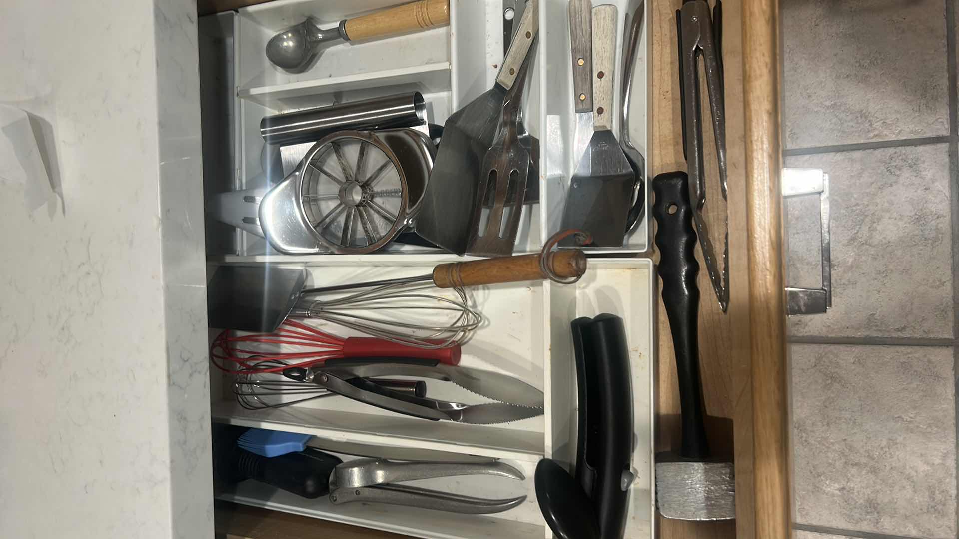 Photo 5 of CONTENTS OF KITCHEN DRAWER