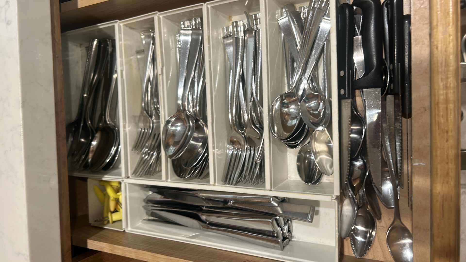 Photo 1 of CONTENTS OF KITCHEN DRAWER