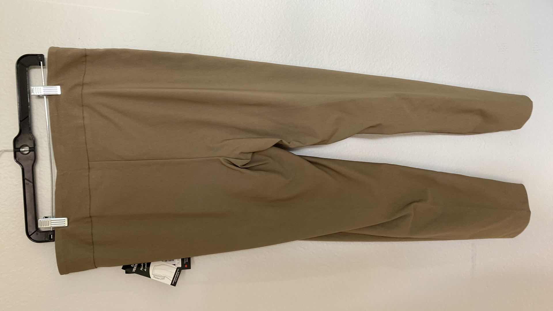 Photo 1 of NWT WOMEN’S SIZE 16 MICHAEL TYLER PULL ON PANTS 