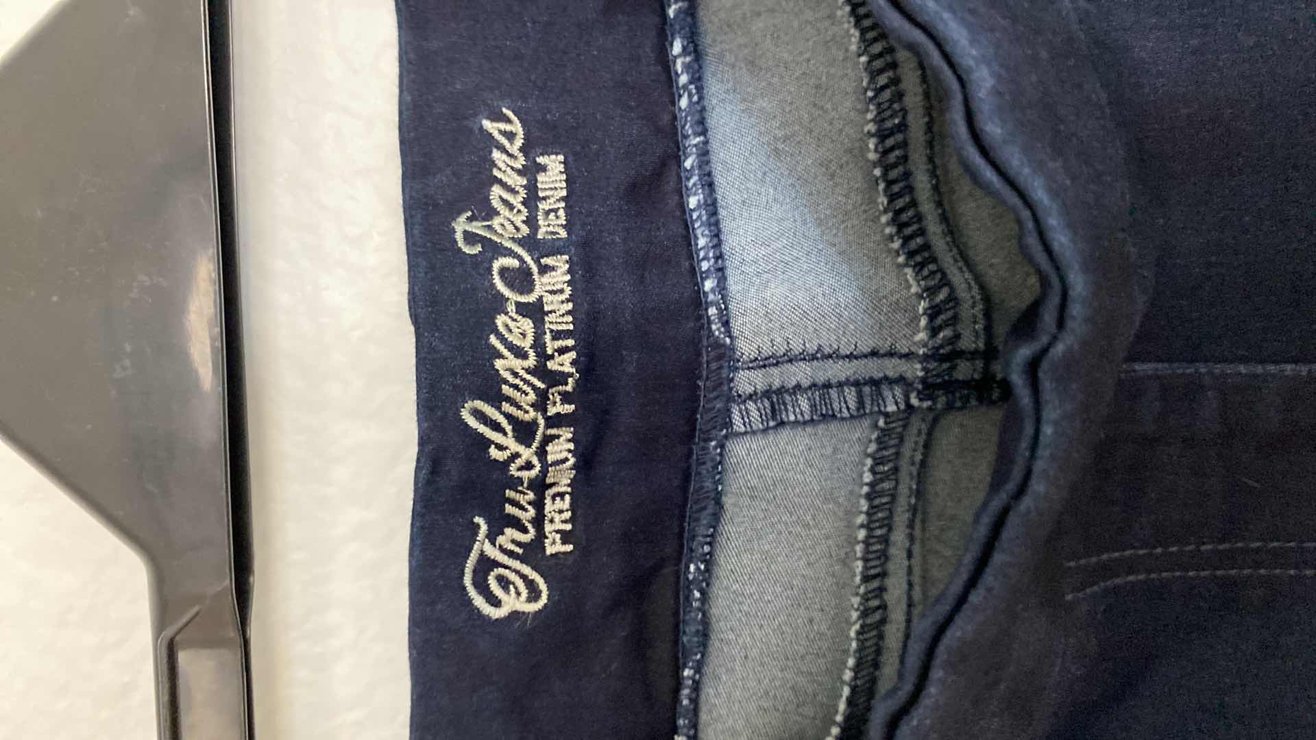 Photo 1 of NWT WOMEN’S SIZE 12 TRU-LUXE JEANS PULL ON PANTS 