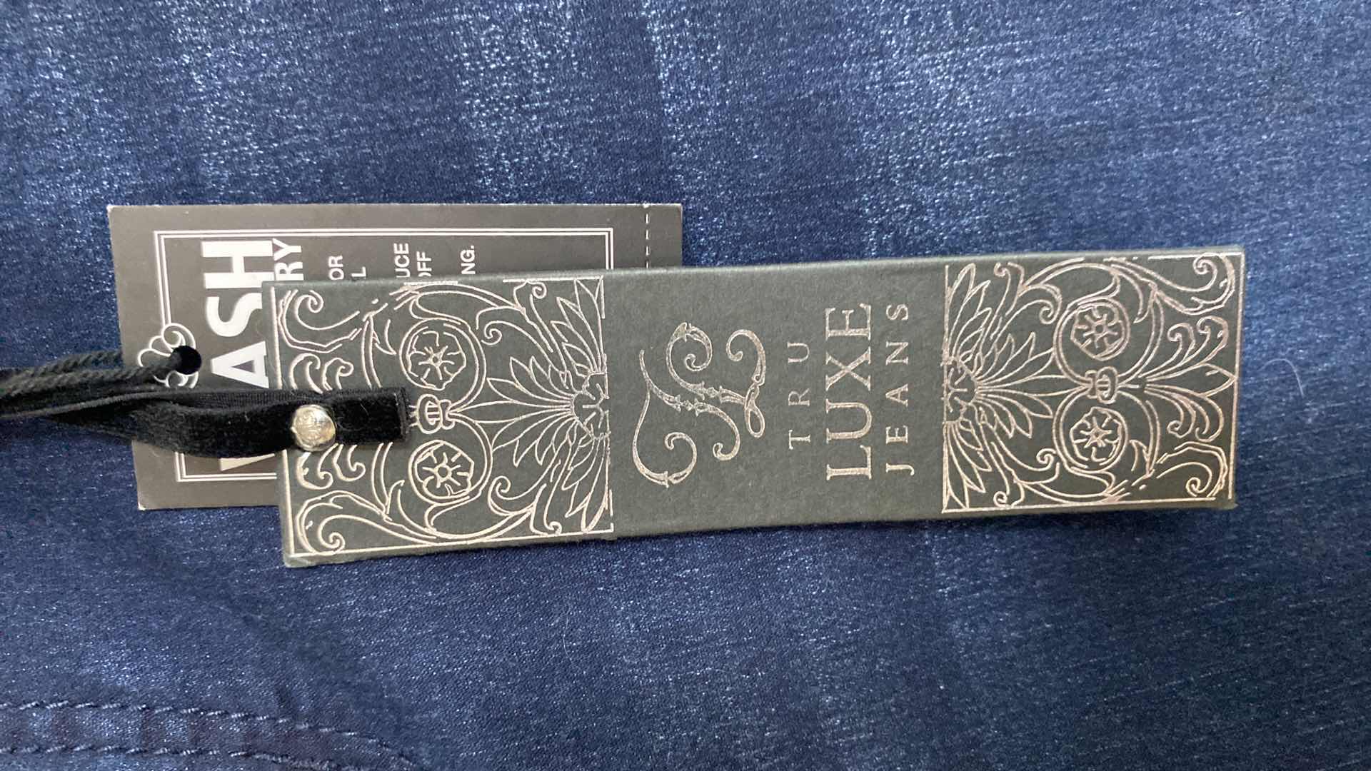 Photo 1 of NWT WOMEN’S SIZE 16 TRU-LUXE JEANS PULL ON PANTS 