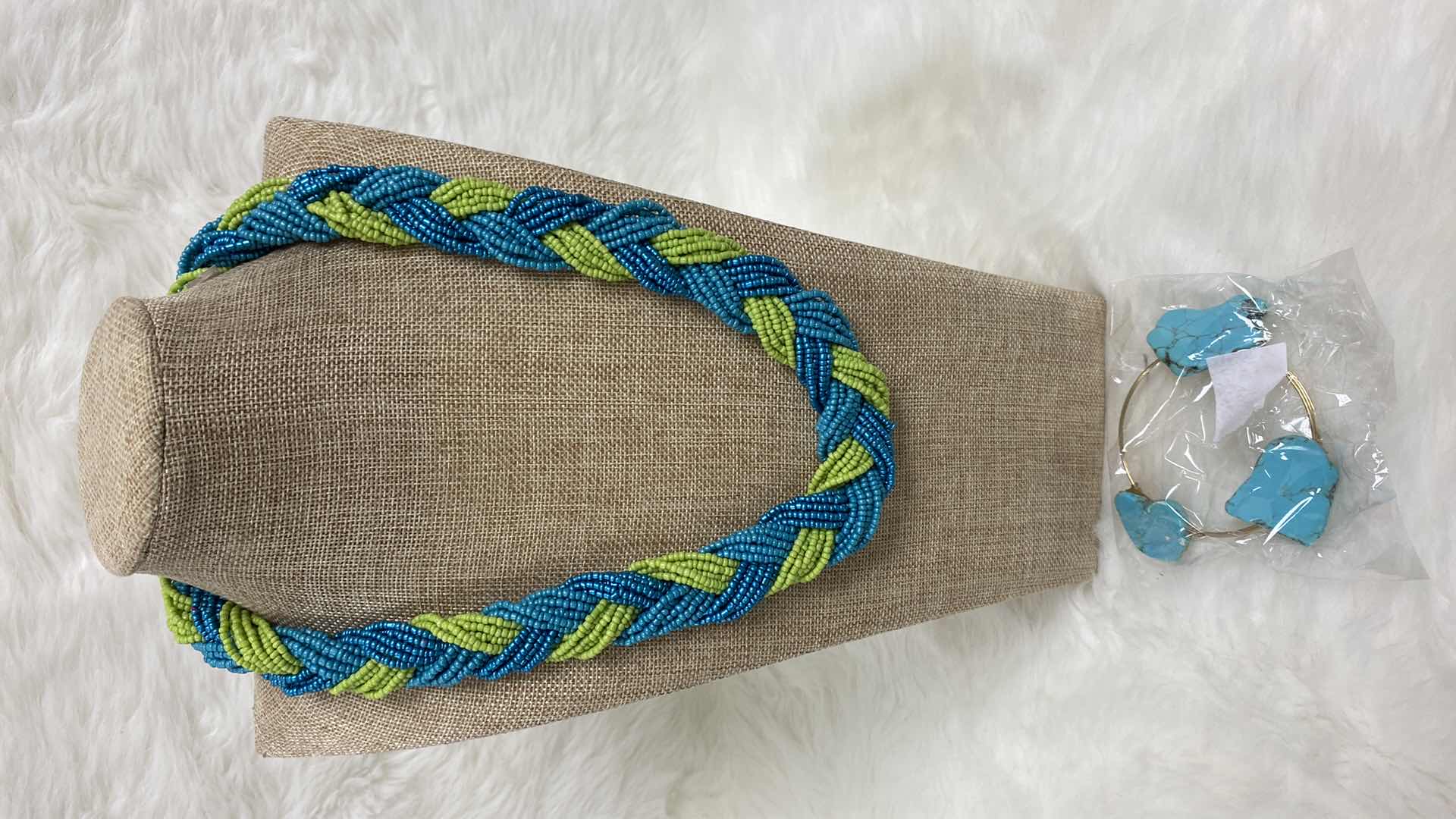 Photo 1 of NEW NECKLACE AND BRACELET COSTUME JEWELRY