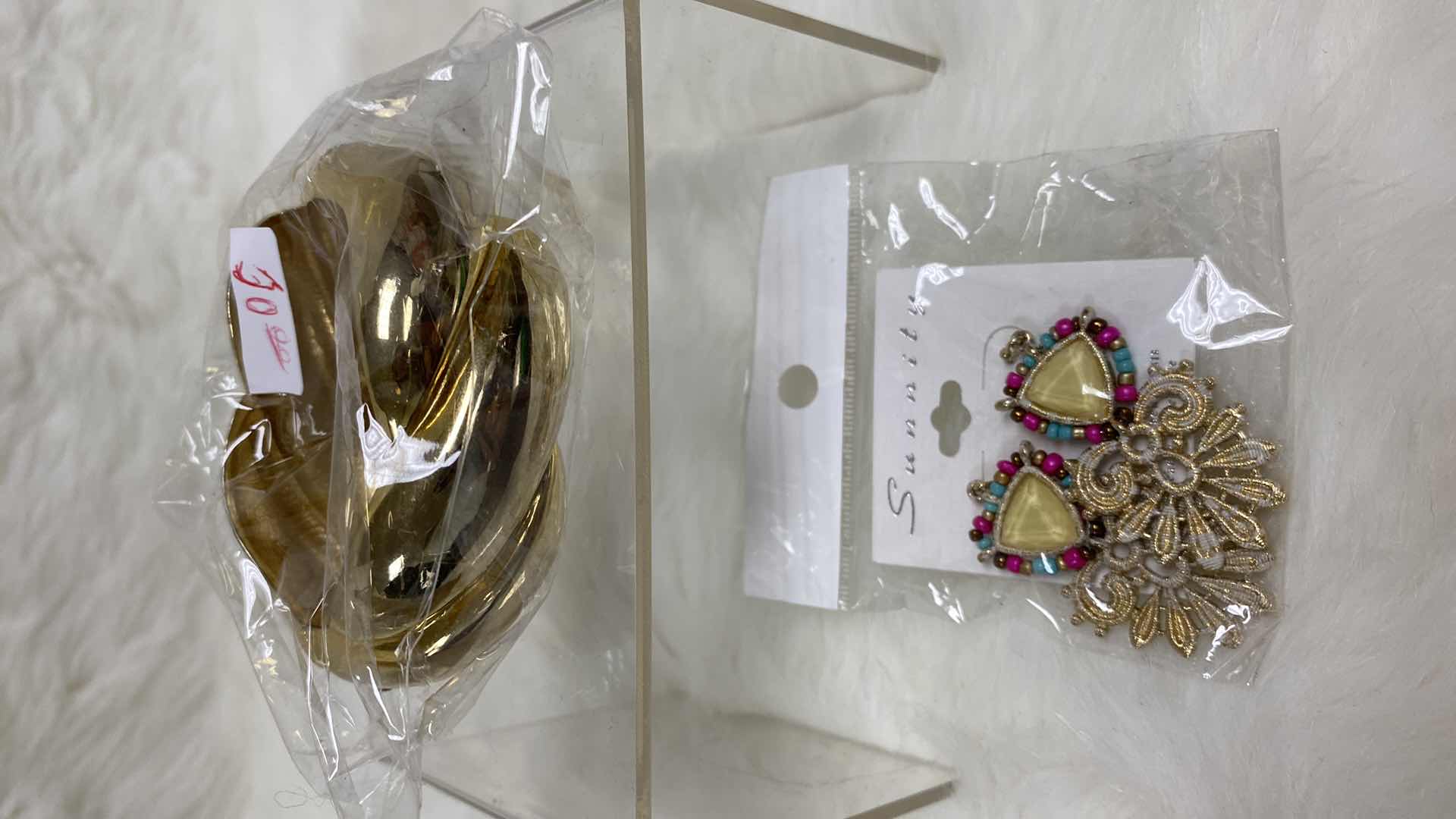 Photo 1 of NEW BRACELET AND EARRINGS COSTUME JEWELRY 