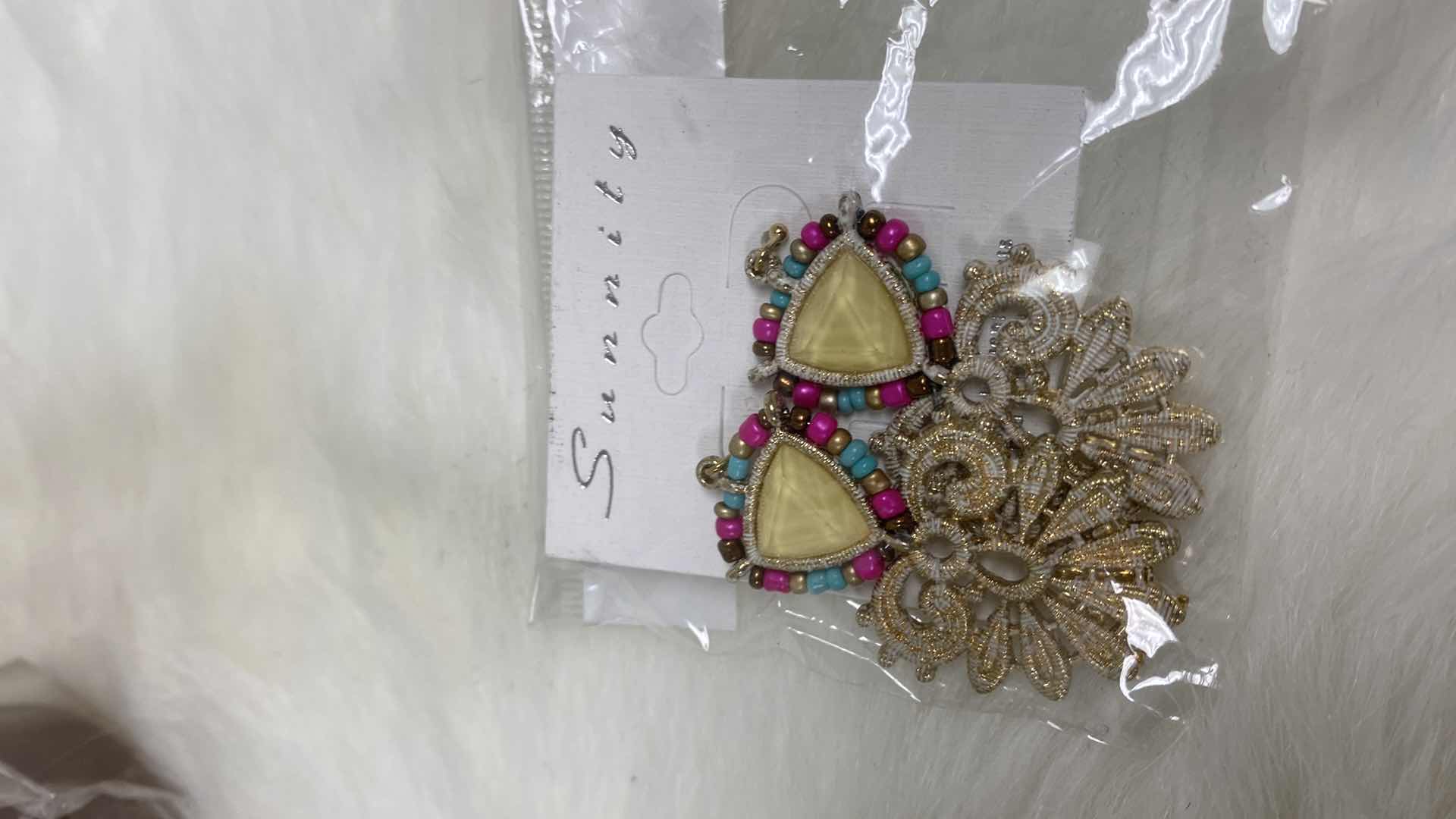 Photo 1 of NEW 2 BRACELET 1 EARRING COSTUME JEWELRY 