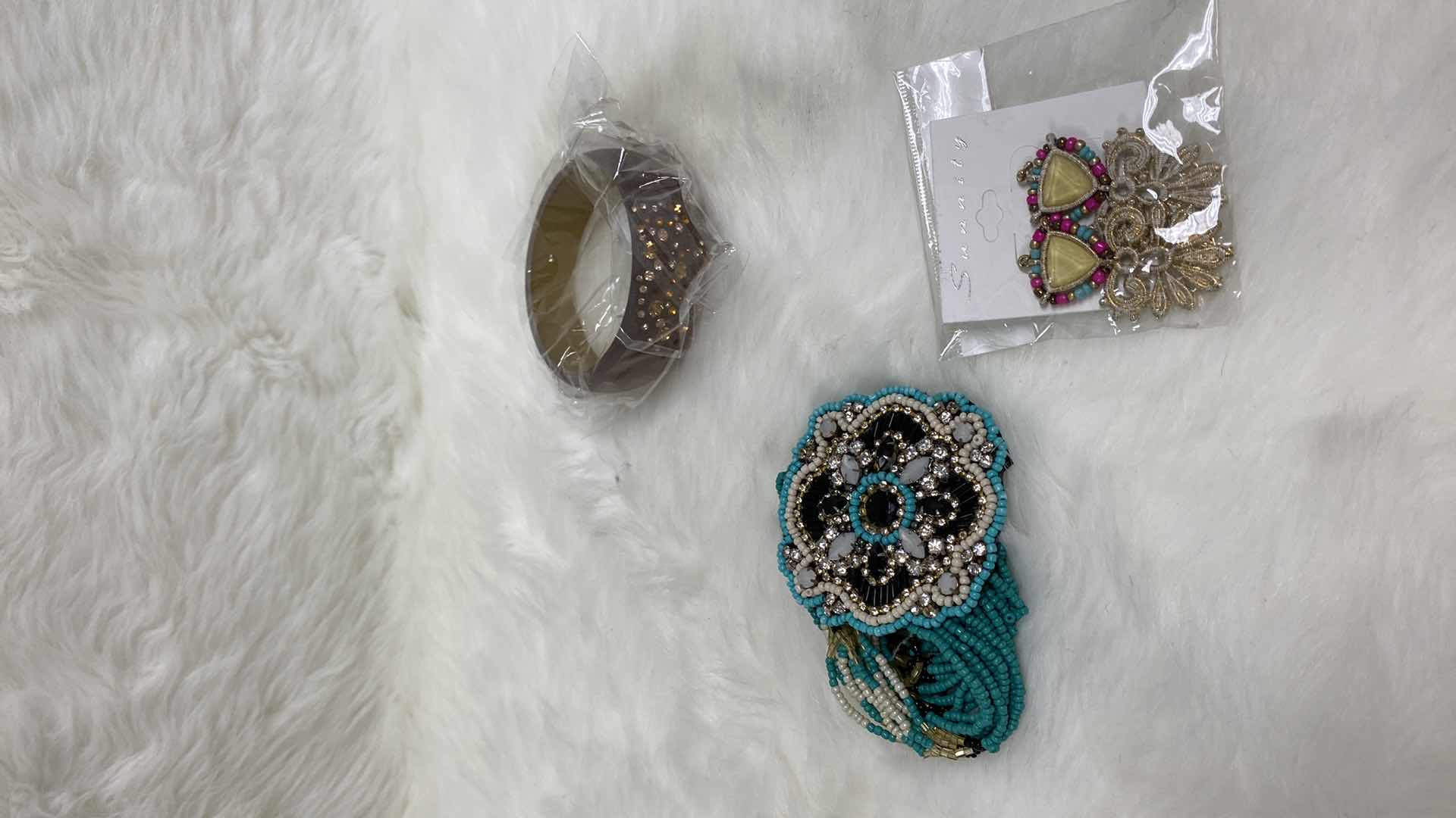 Photo 1 of NEW 2 BRACELET 1 EARRING COSTUME JEWELRY