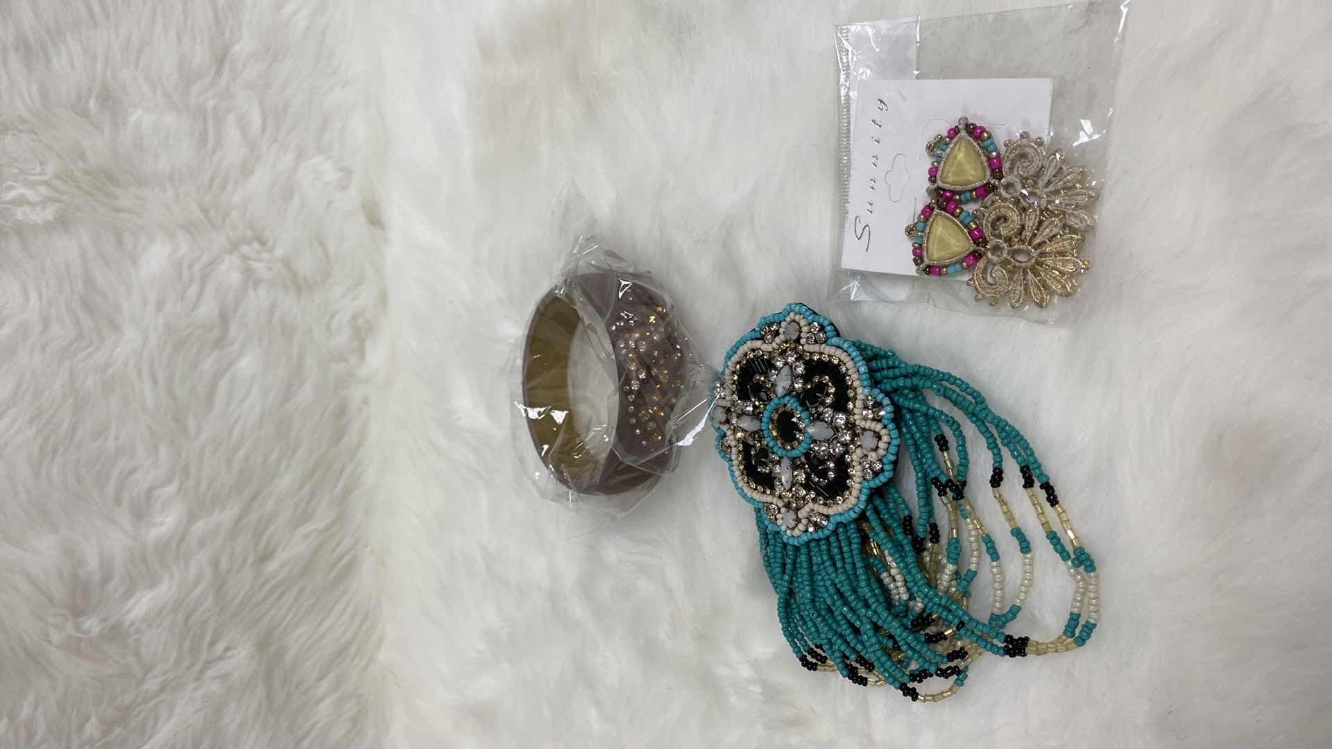 Photo 1 of NEW 2 BRACELET 1 EARRING COSTUME JEWELRY 