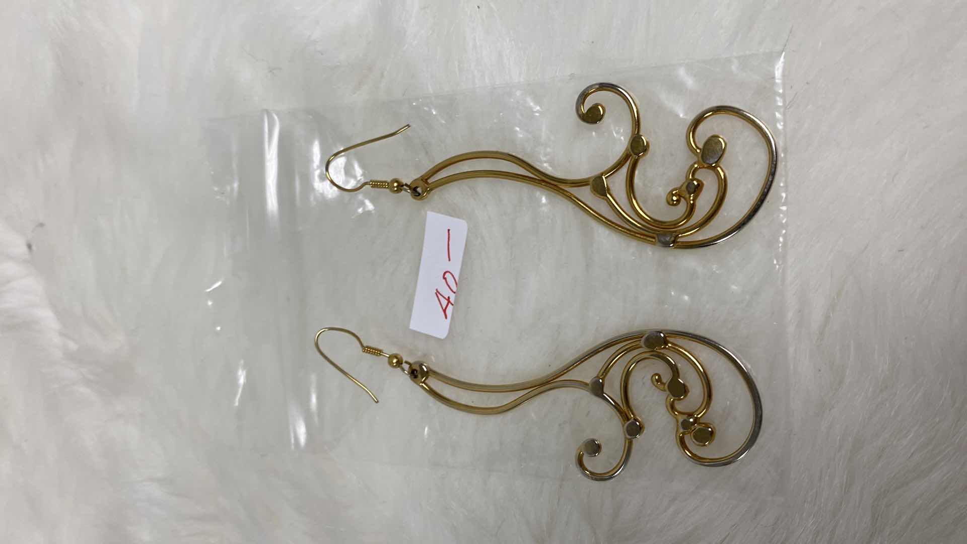 Photo 1 of DANGLING EARRINGS COSTUME JEWELRY 