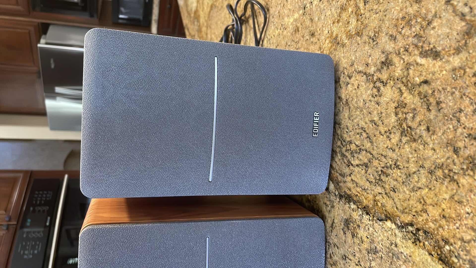 Photo 1 of EDIFIER R1280T MULTIMEDIA SPEAKERS NO REMOTE