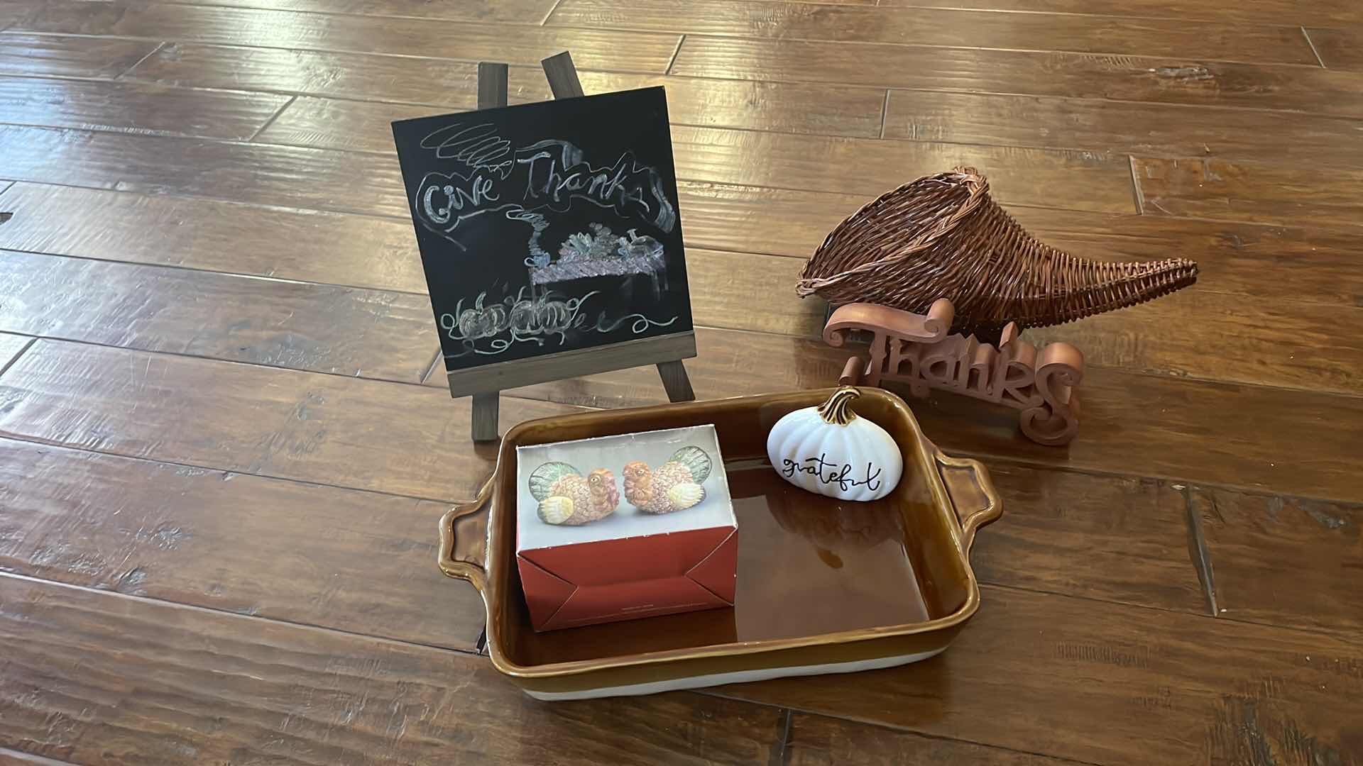 Photo 1 of FALL THANKSGIVING DECOR DISH