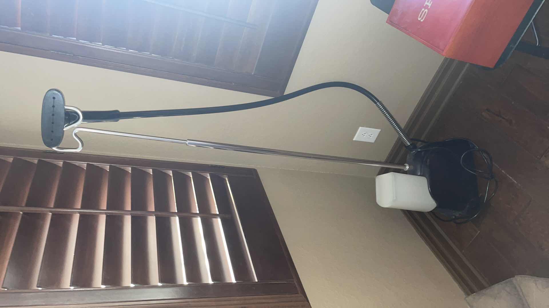 Photo 1 of CLOTHES STEAMER