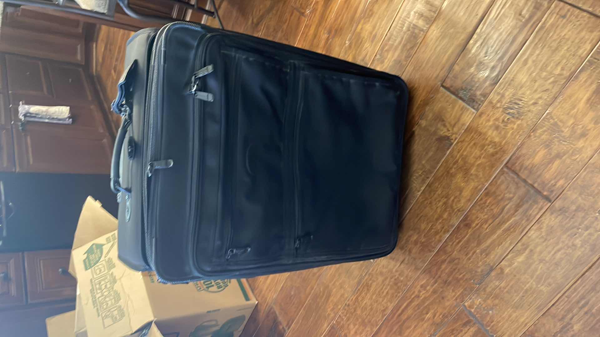 Photo 1 of LUGGAGE KIRKLAND 29”x 20”