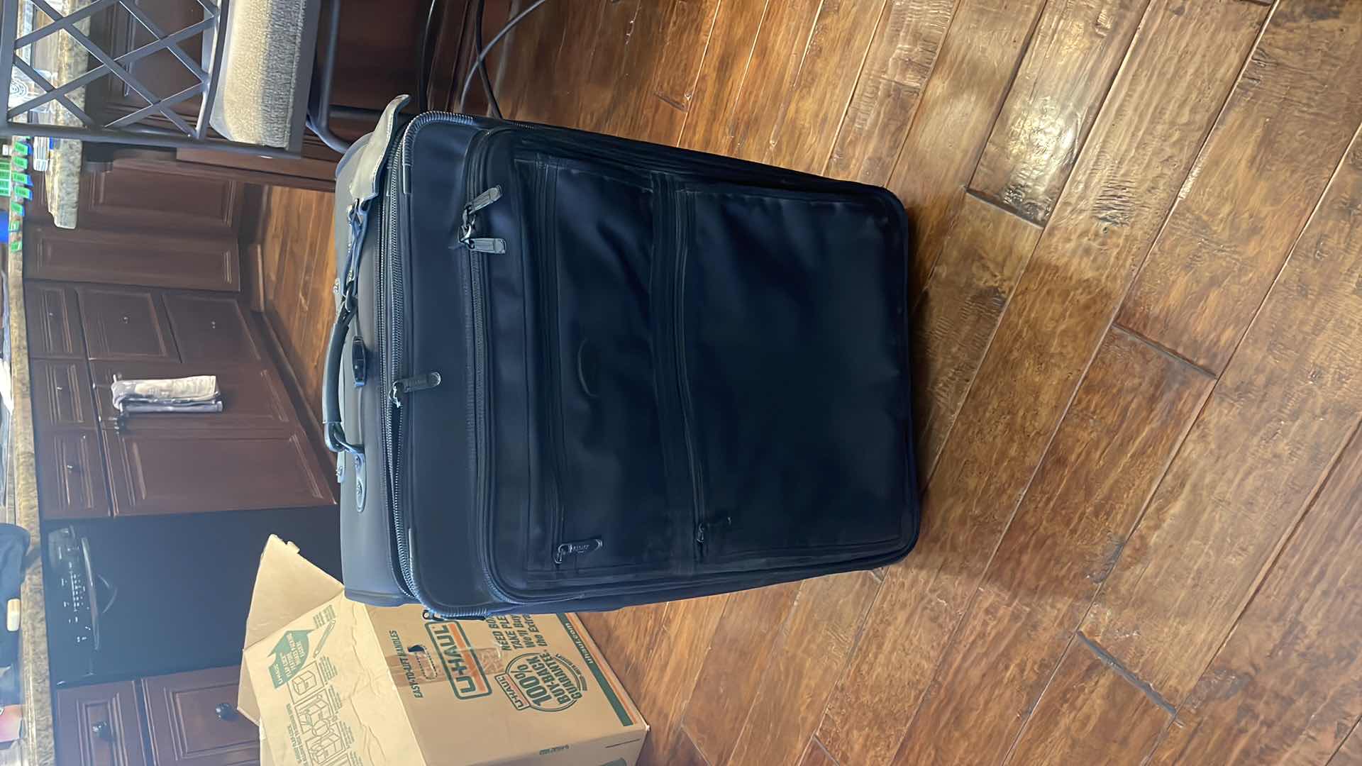 Photo 1 of LUGGAGE KIRKLAND 29”x 20”