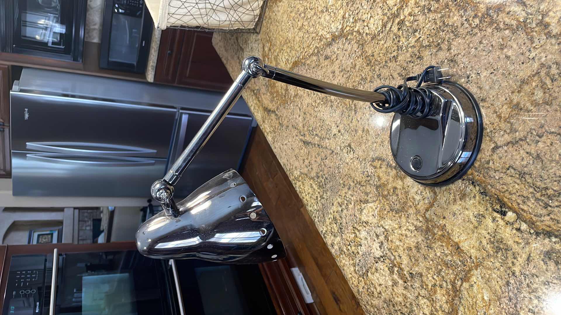 Photo 1 of DESK LAMP 20”