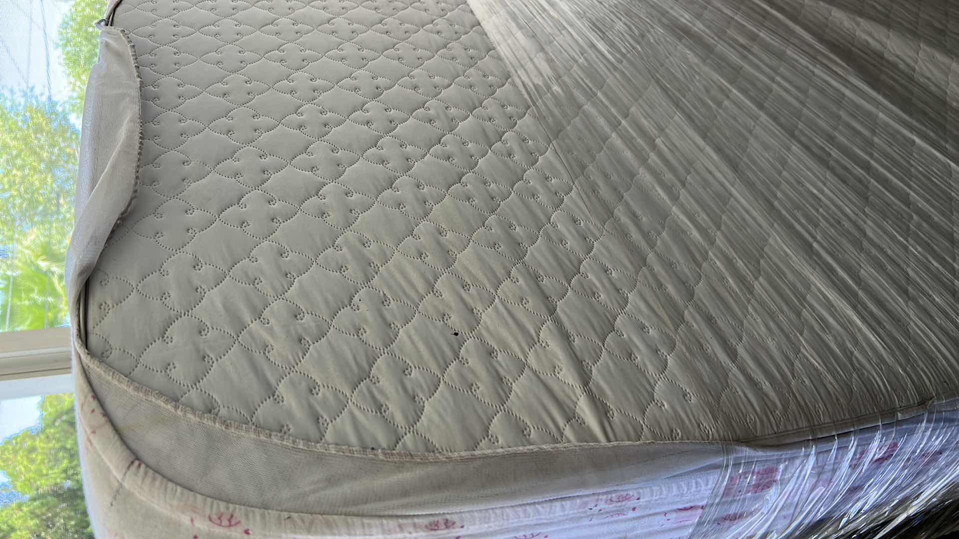 Photo 1 of WEHSCO BY MANTUA FC1000 FOLDING CRIB