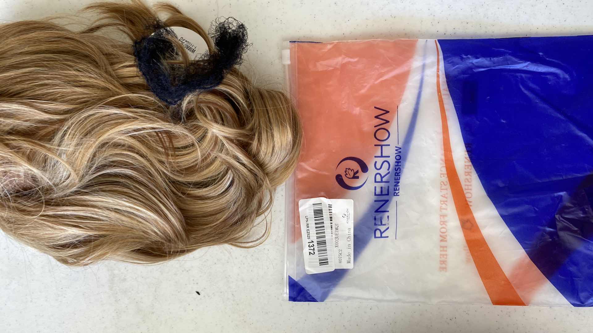 Photo 1 of RENERSHOW SYNTHETIC WIG