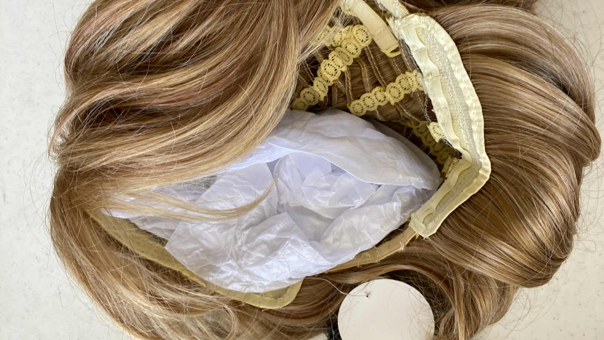 Photo 1 of RENERSHOW SYNTHETIC WIG