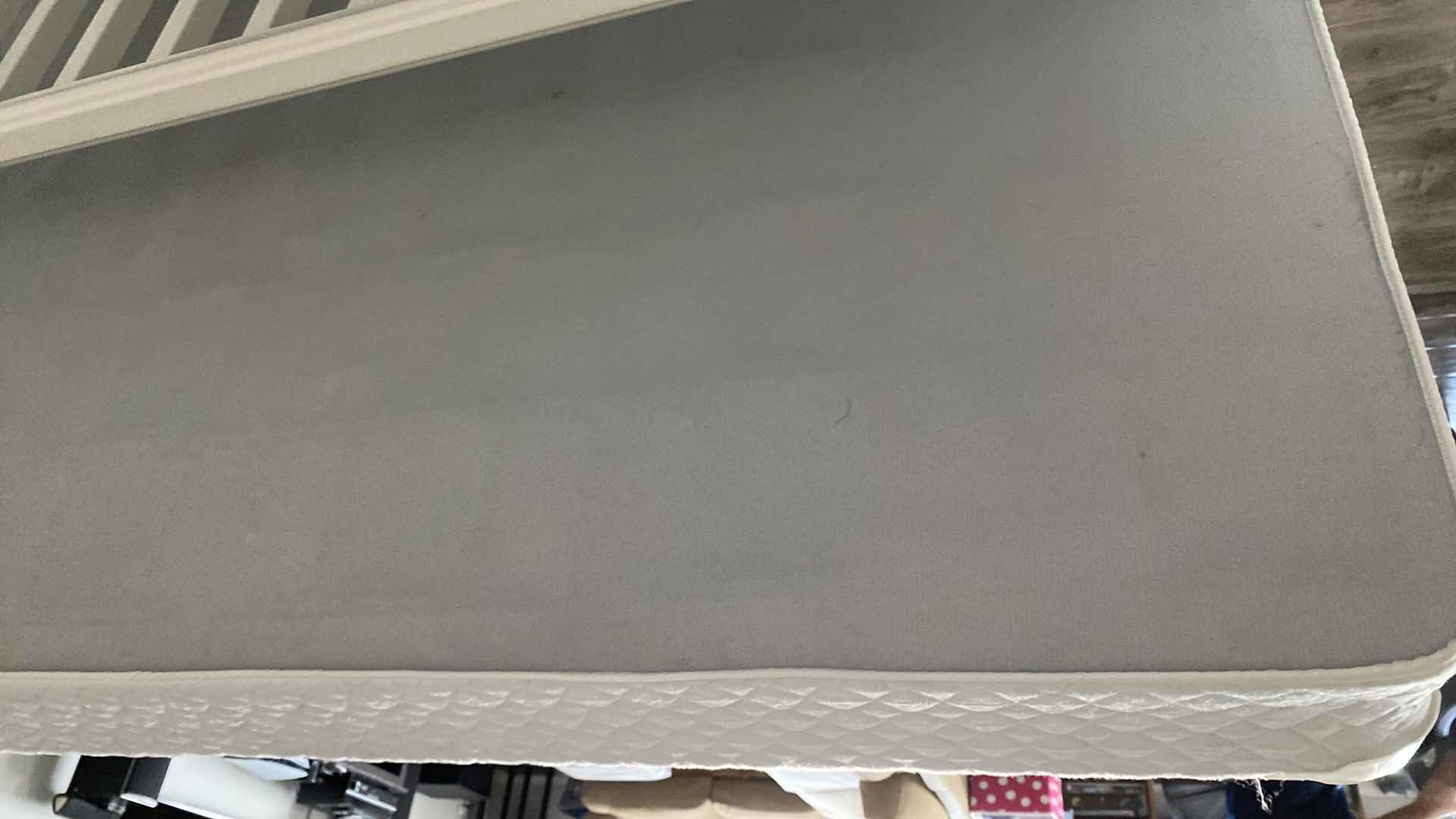 Photo 1 of SERTA QUEEN BOX SPRING