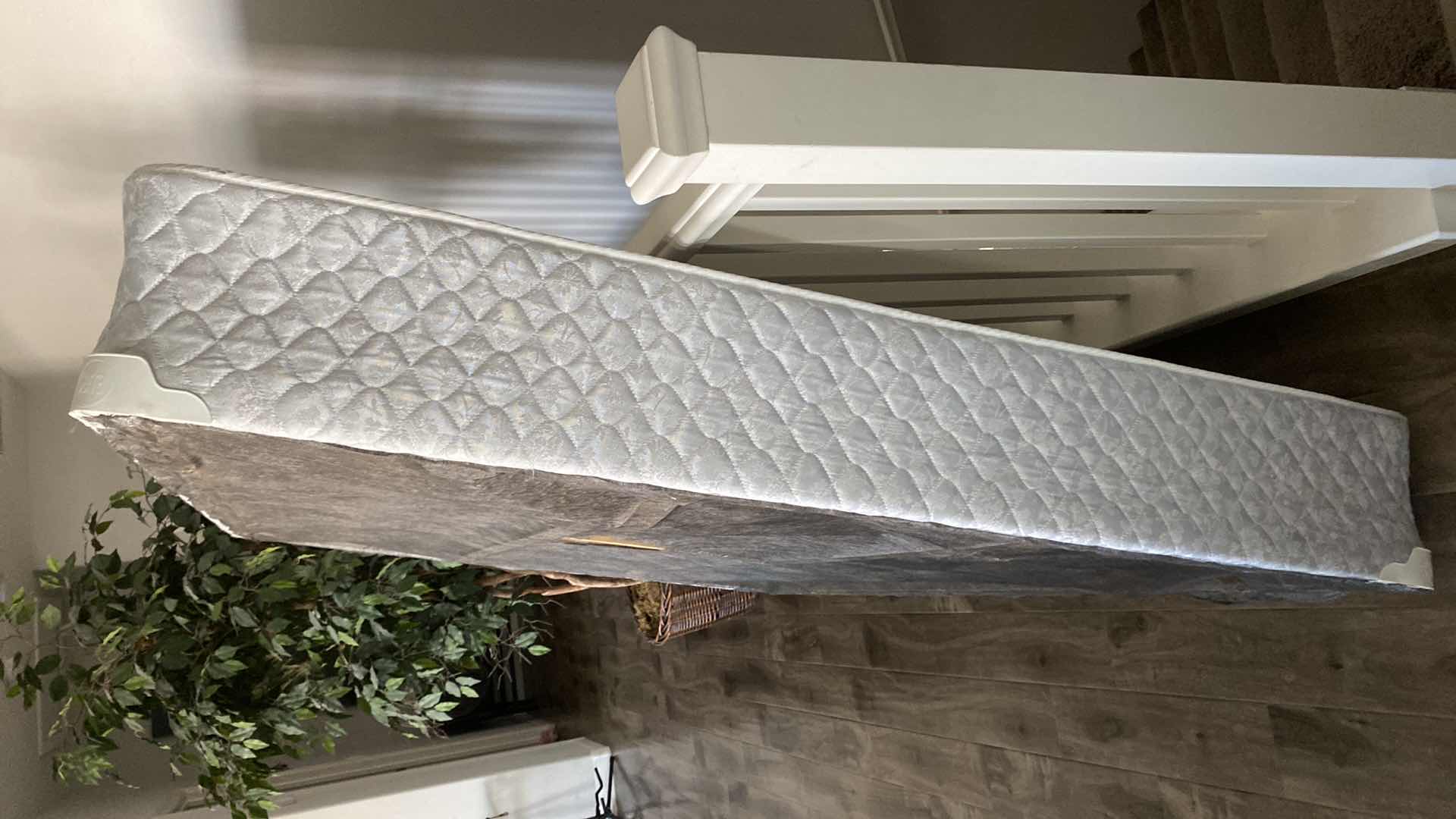 Photo 1 of SERTA QUEEN BOX SPRING