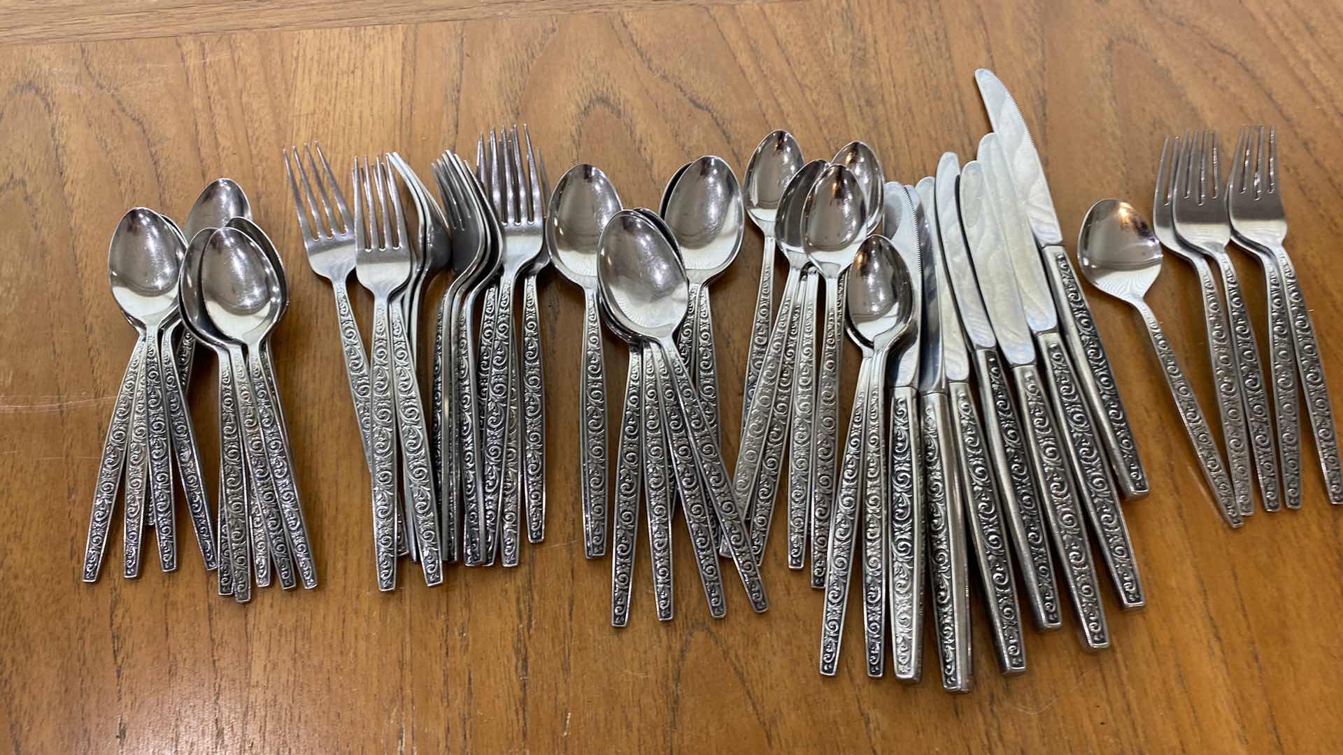 Photo 1 of INTERNATIONAL STAINLESS DELUXE SILVERWARE