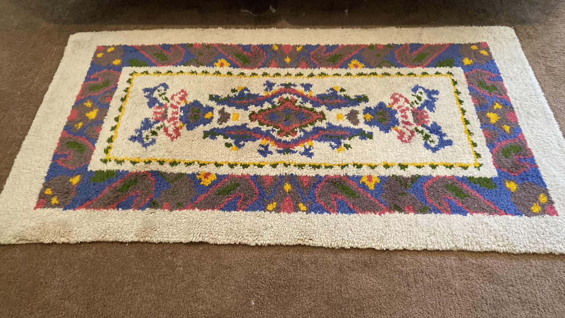 Photo 2 of HOOKED RUG 3‘ x 68“